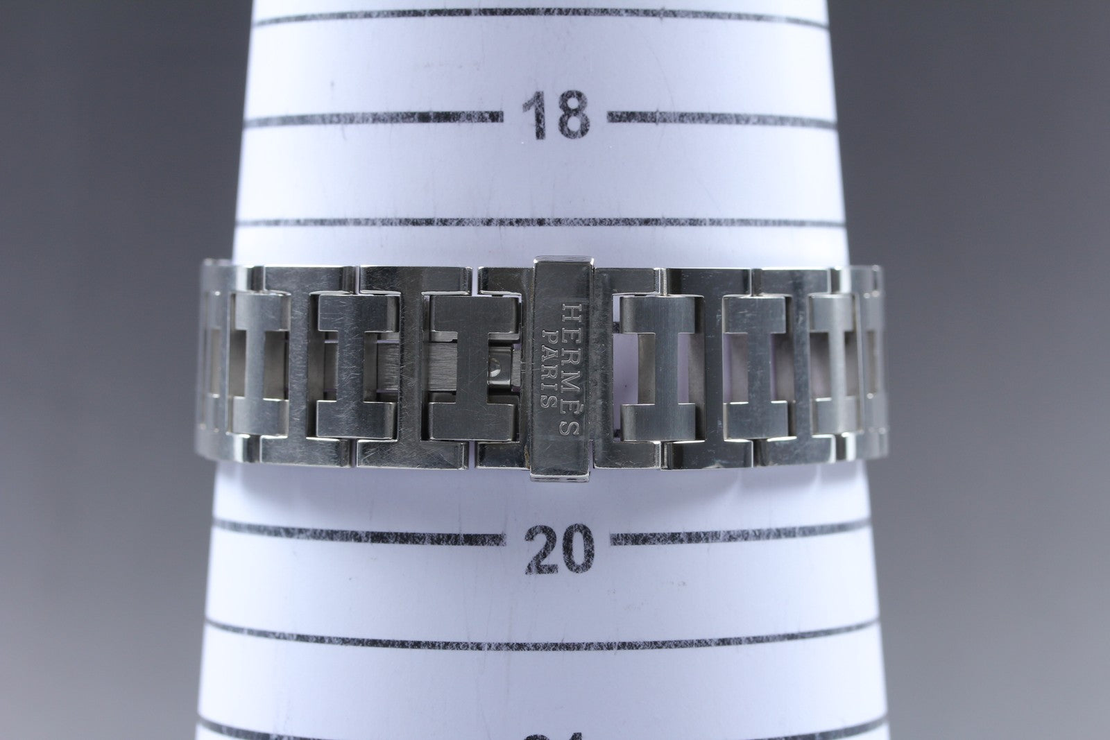 [Exc+5 Box] HERMES Rally RA1.810 White Dial Silver 31mm Quartz Men's Watch