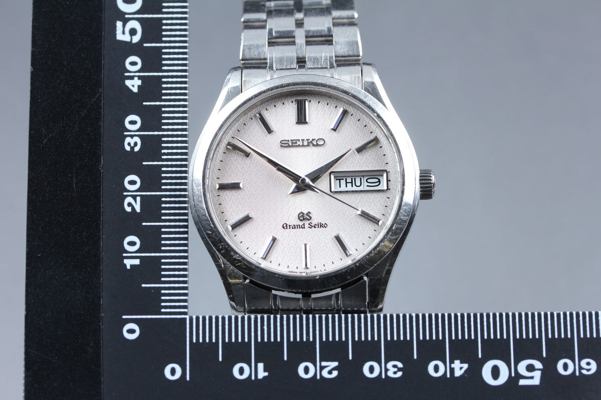 [Exc+4 Box] GRAND SEIKO 9F83-9A00 GS 36mm Silver White Day Date Qz Men's Watch