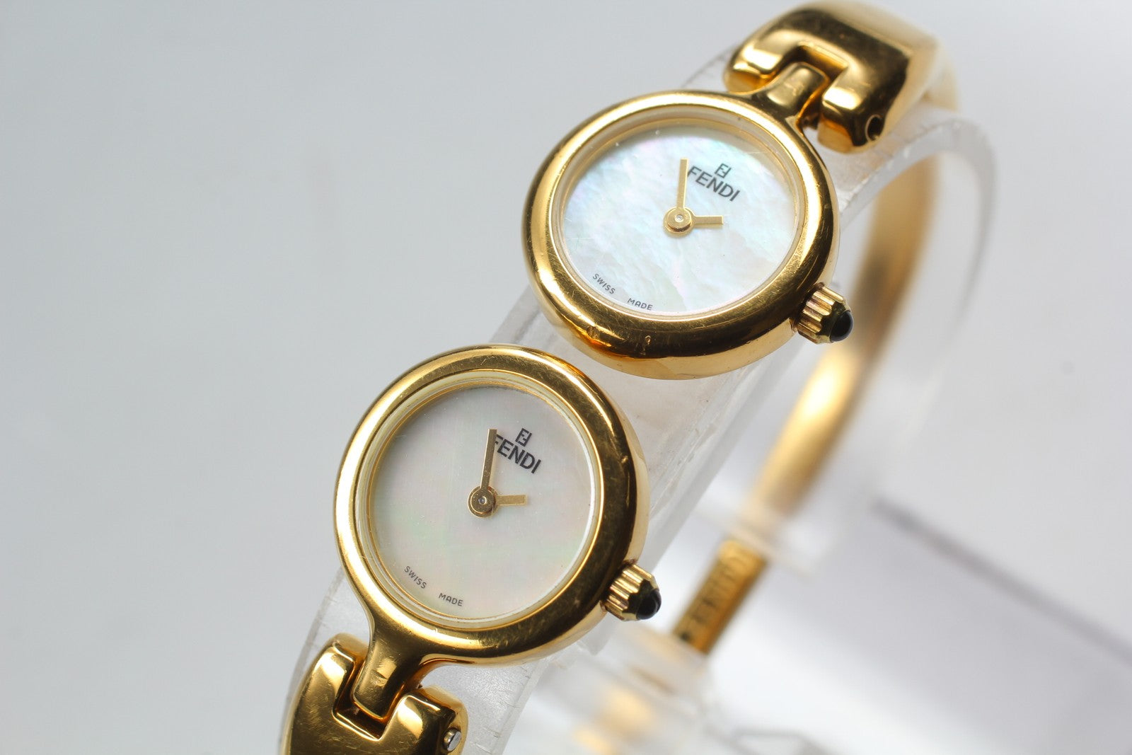 Vintage [Exc+5] FENDI 620L Dual Time Gold White Bangle Women's Quartz Watch