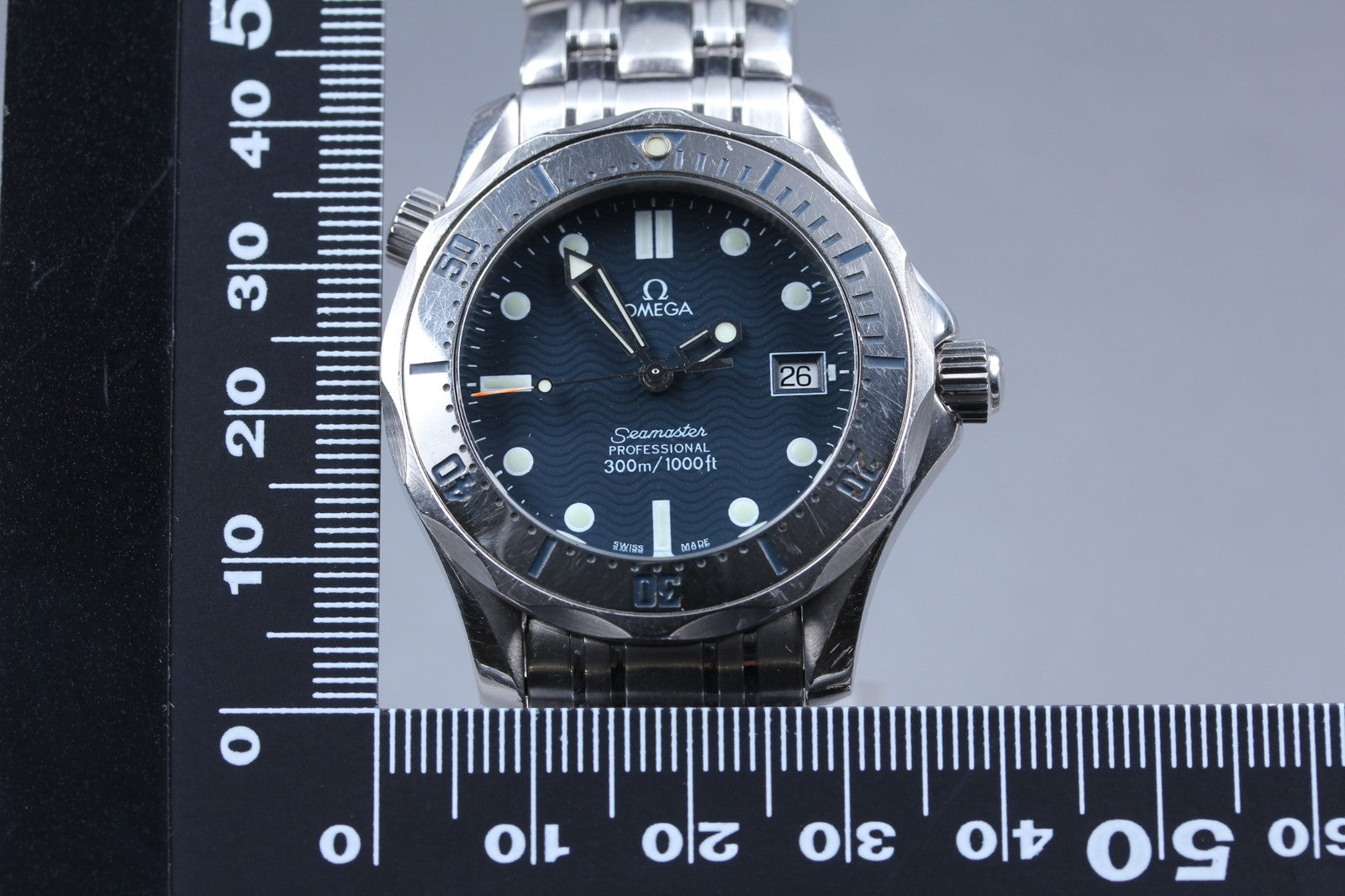 Vintage OMEGA Seamaster 300M 2562.80 Black Quartz Men's Watch 36mm JAPAN