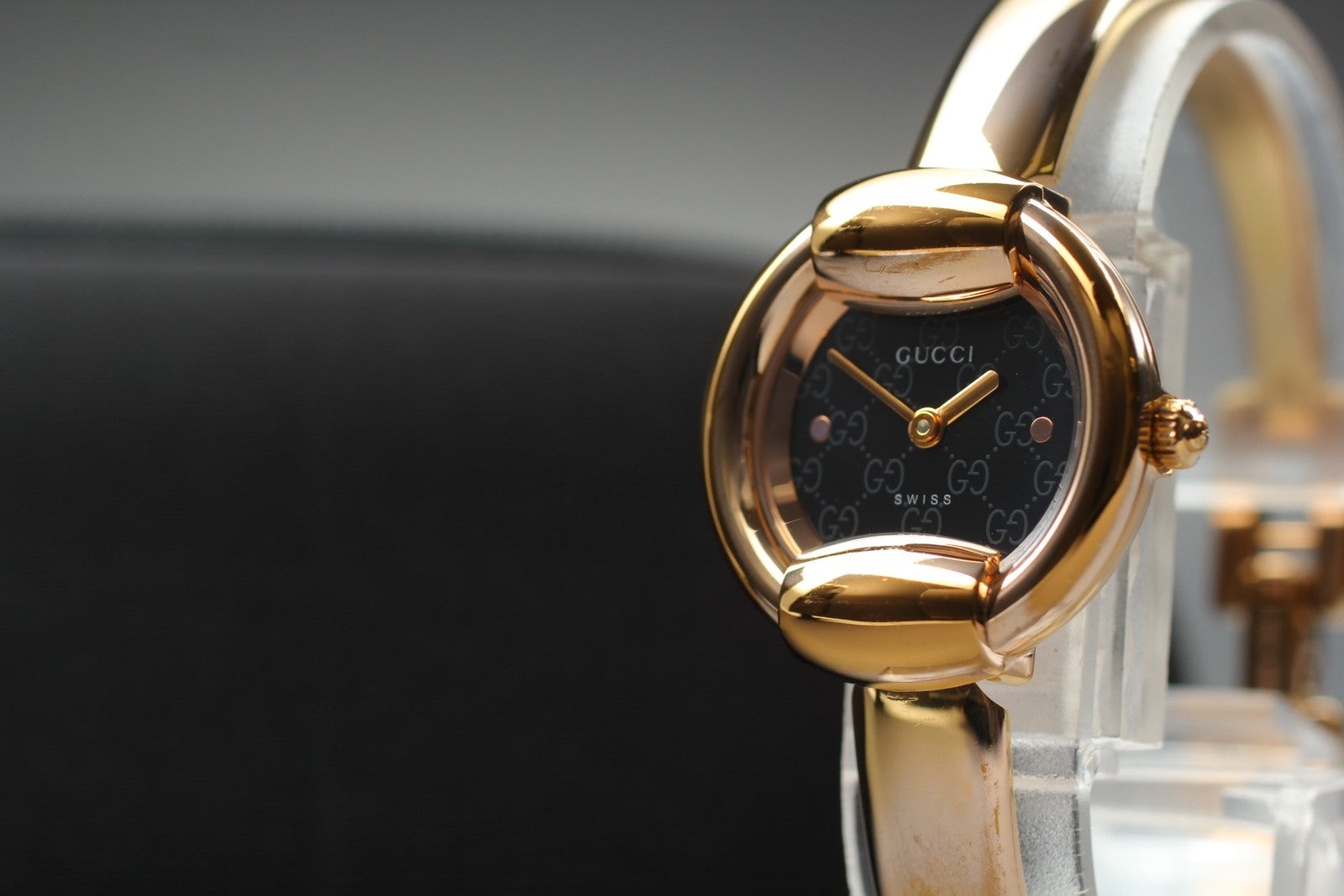 Vintage [Exc+5] GUCCI 1400L Black Dial Gold 25mm Women's Quartz Watch From JAPAN