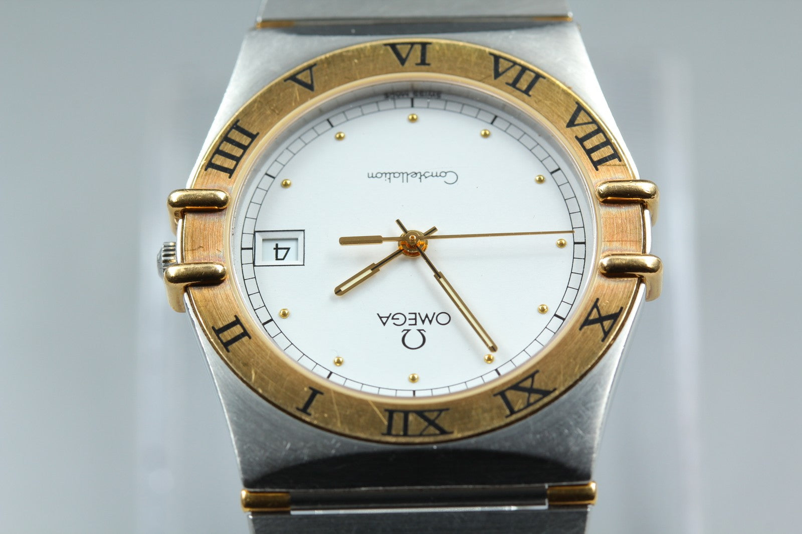 Vintage OMEGA Constellation Quartz White Dial Men's Watch 32mm From JAPAN