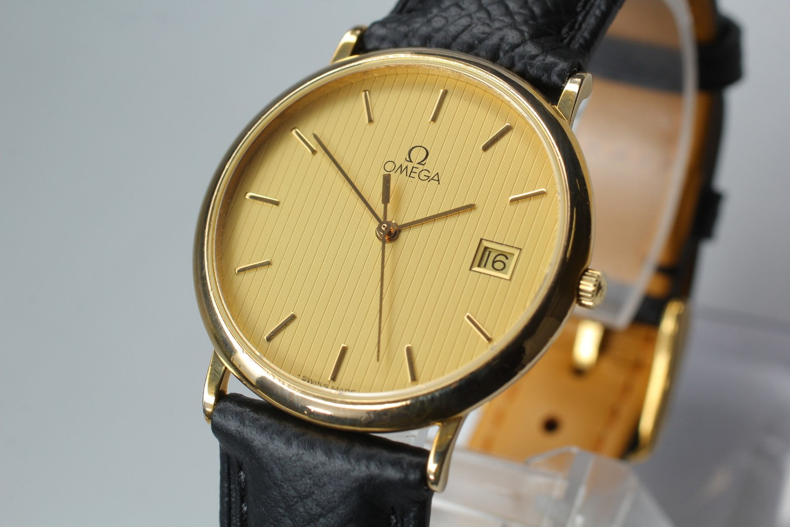Vintage OMEGA De Ville 196.0312.1 Cal.1430 Gold Black 32mm Quartz Men's Watch