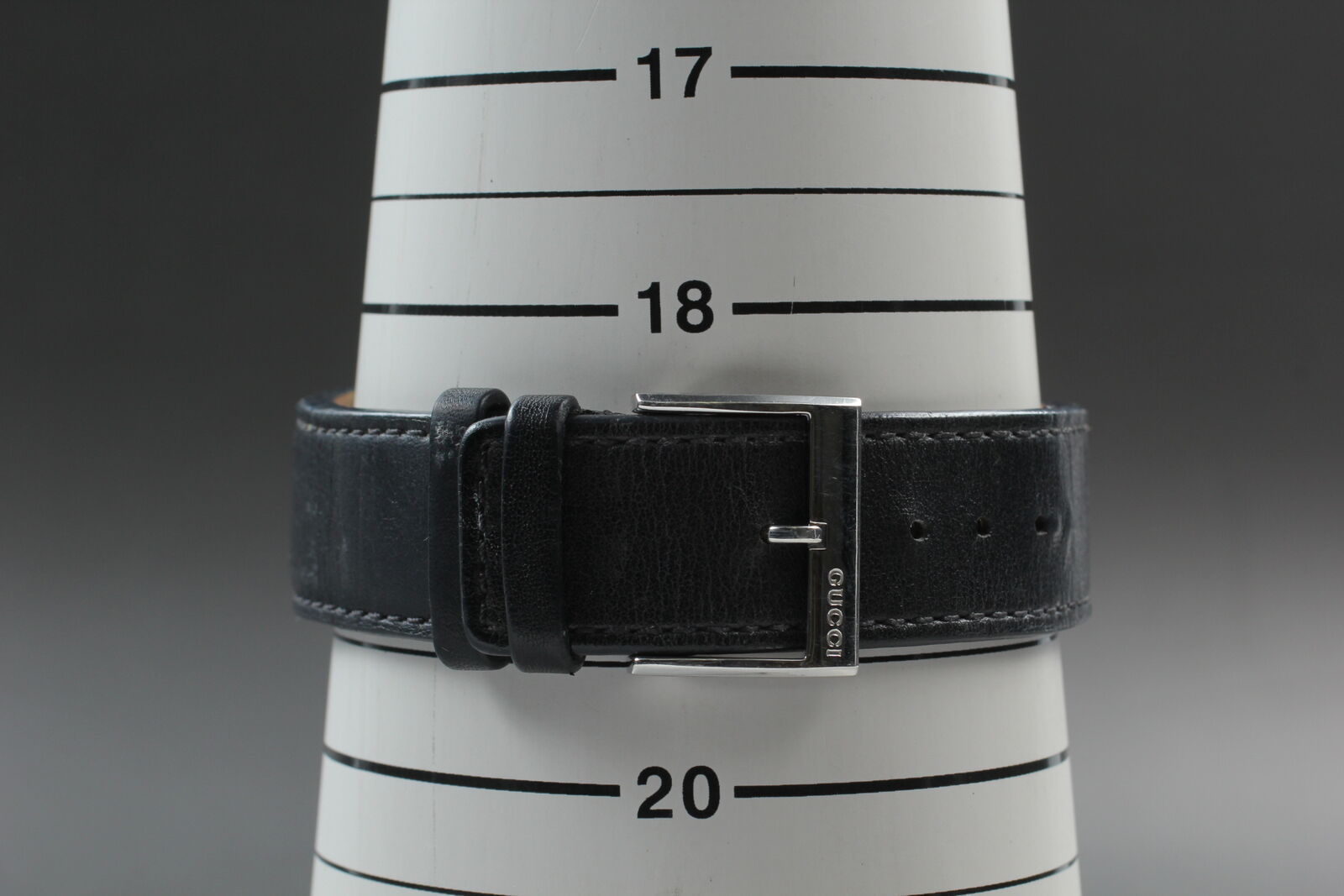 New Battery [Exc+5] GUCCI Interlocking 133.2 Black Silver Men's Qz Watch JAPAN