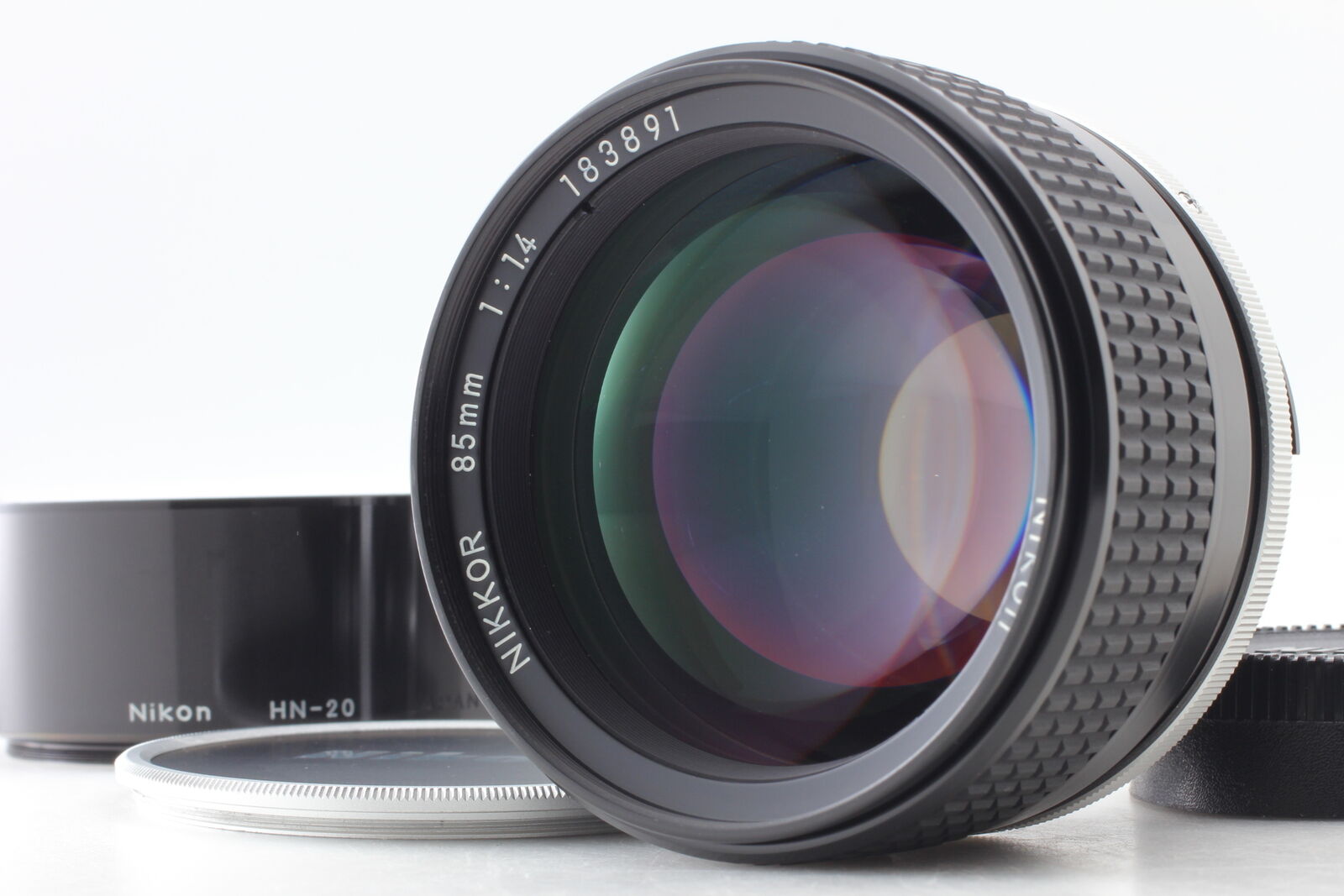 SIC SN183xxx [MINT w/Hood] Nikon Ai-s Ais Nikkor 85mm f1.4 MF Lens From JAPAN