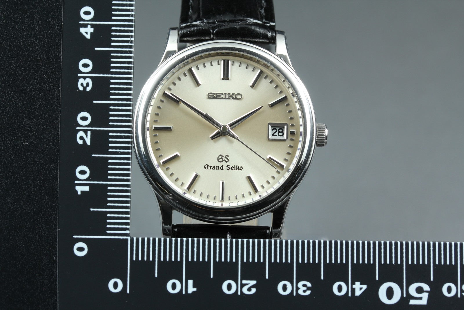 New Batt Vintage SEIKO Grand Seiko 9587-7010 Quartz Silver Men's Watch 34mm JP