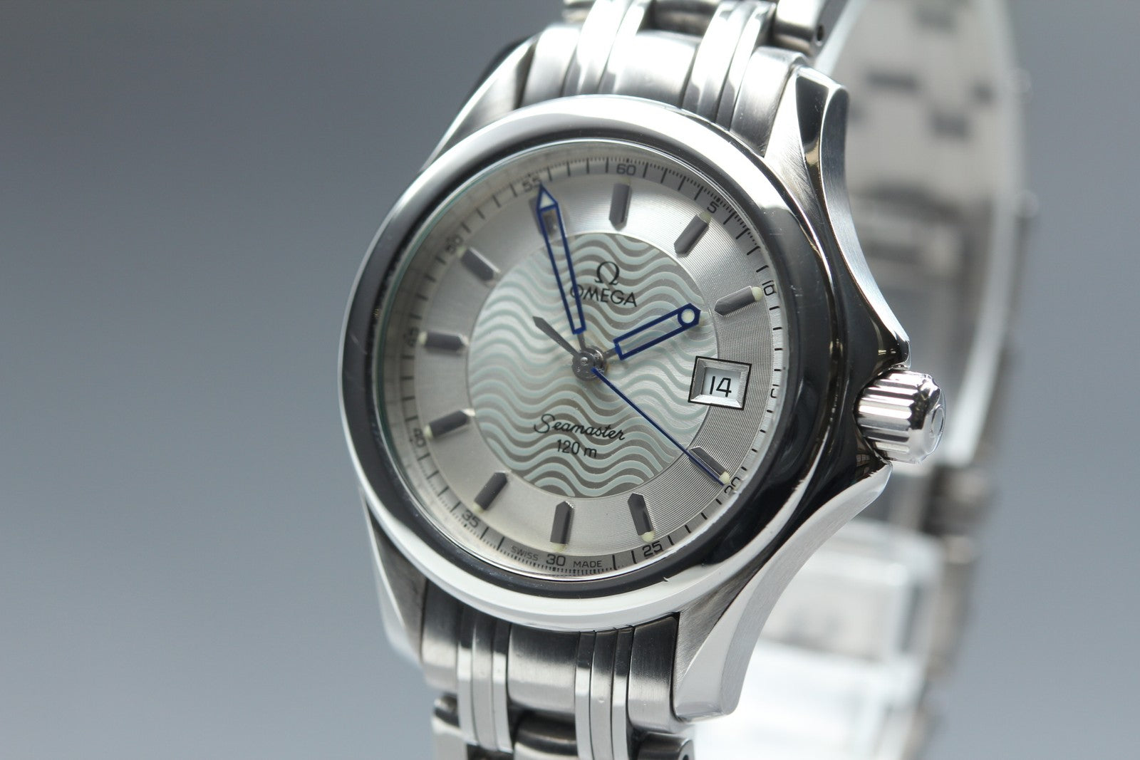 Vintage OMEGA Seamaster 2571.32 Cal.1424 Quartz Silver Women's Watch 28mm JAPAN