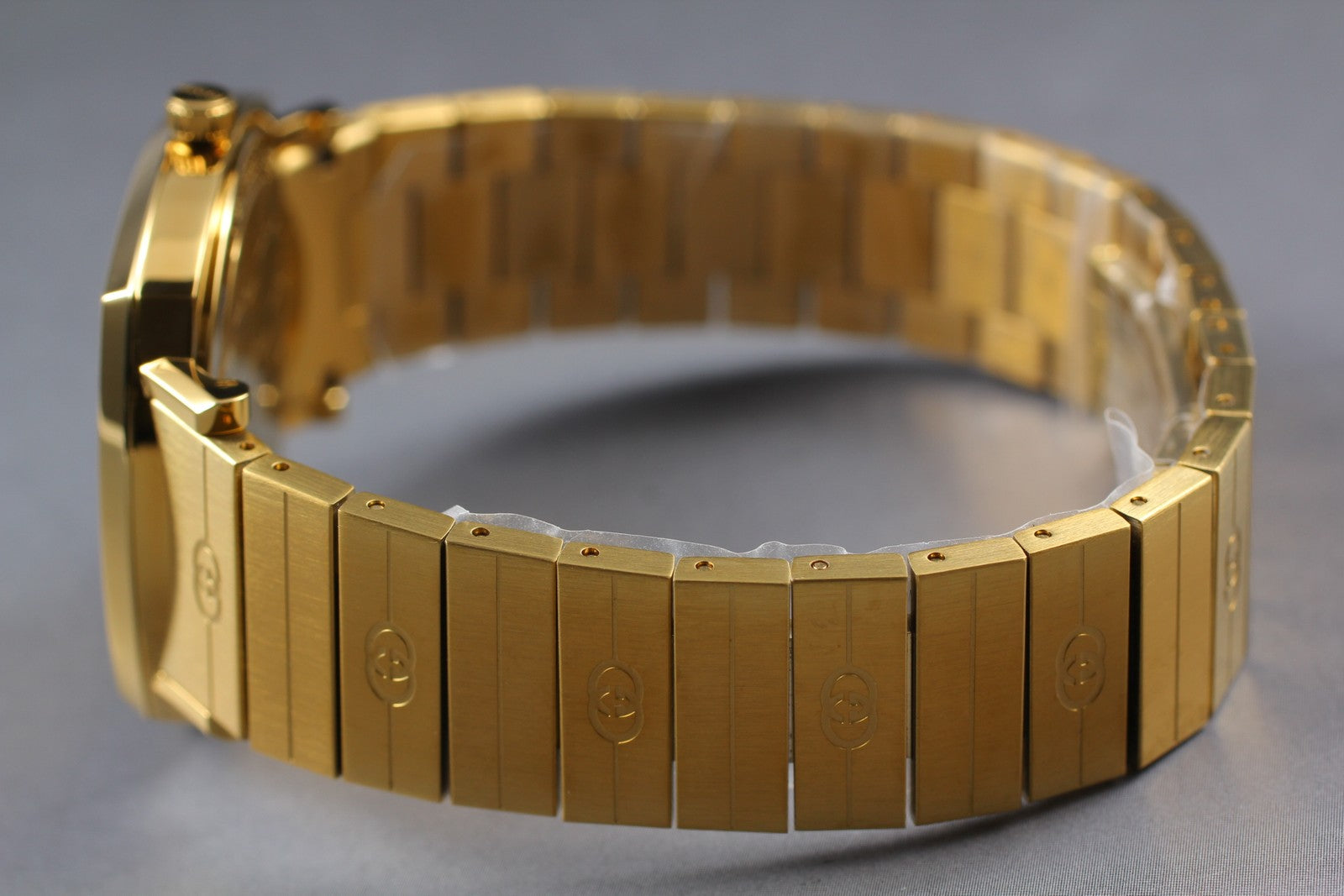 [MINT Box] GUCCI Grip 157.4 YA157403 35mm Gold GG Man's Quartz Watch From JAPAN