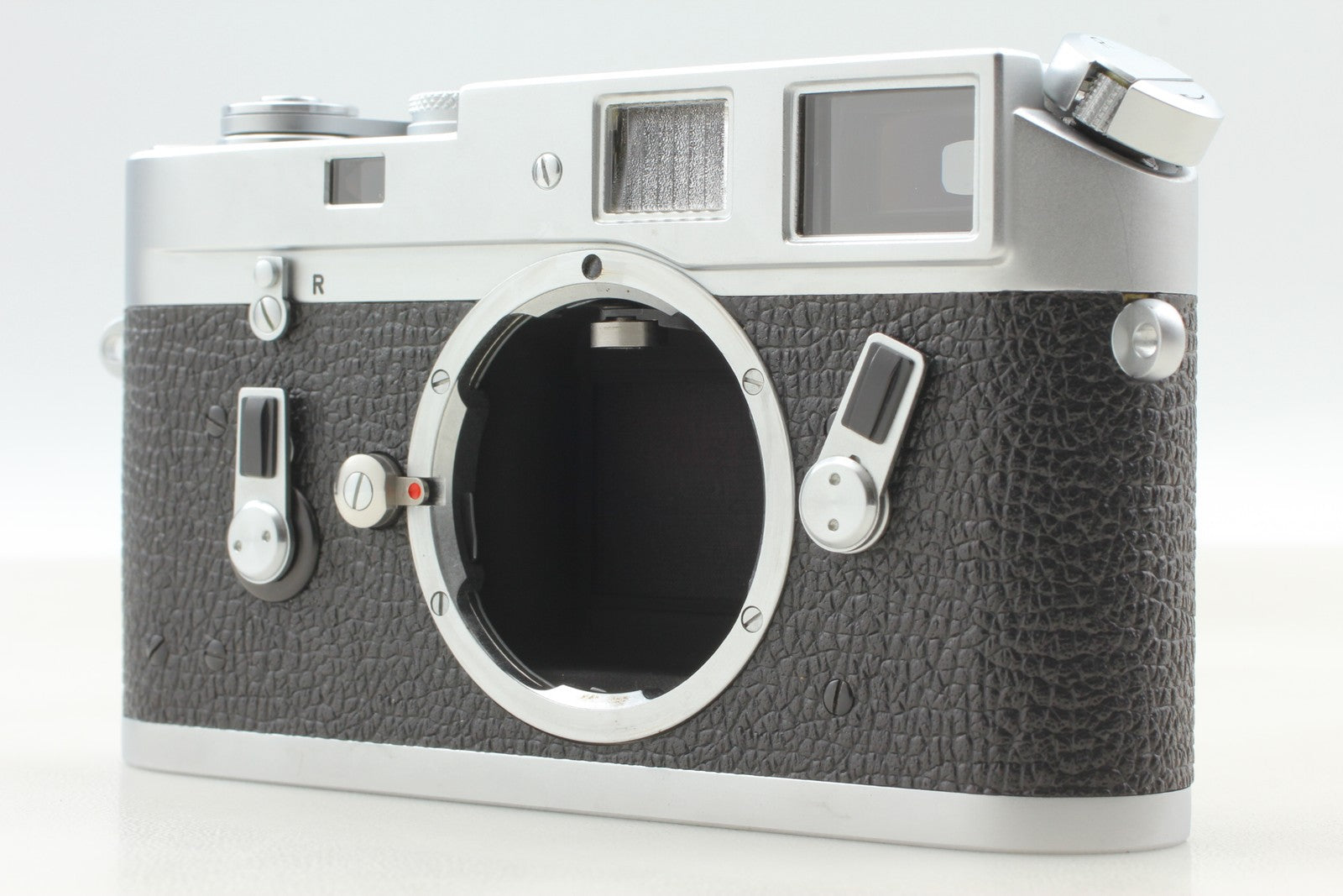 [MINT] Leica M4 35mm Film Camera Chrome Silver Germany From JAPAN