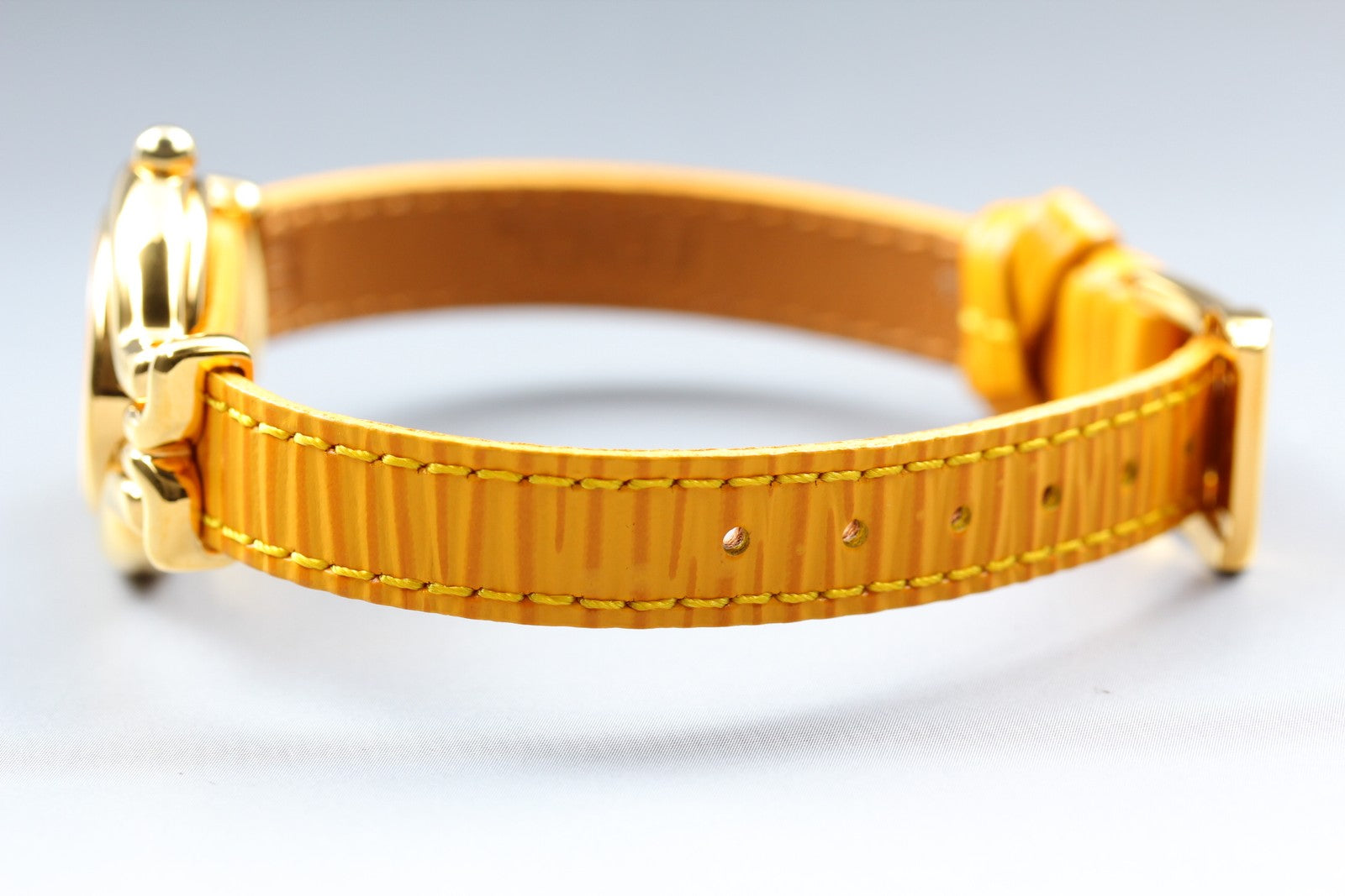 Vintage FENDI 640L Chameleon Change Yellow Belt Gold Women's Quartz Watch