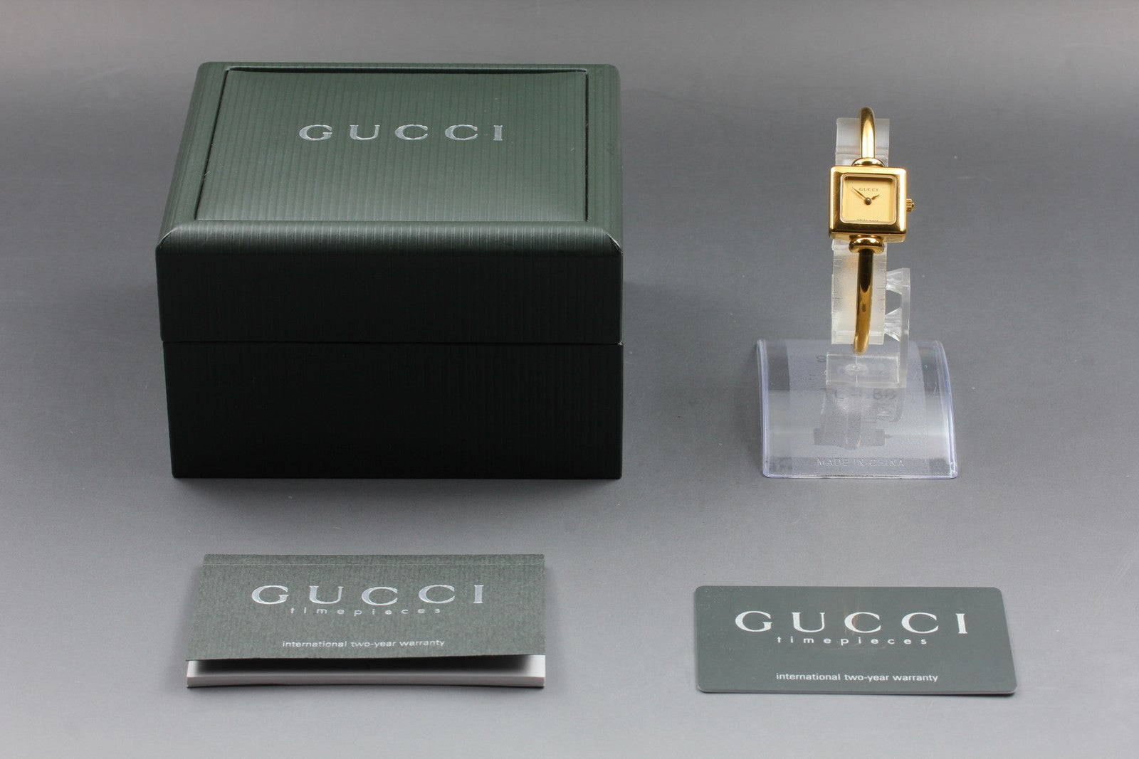 Vintage GUCCI 1900L Gold Dial 19mm Bangle Woman’s Watch Quartz JAPAN [Box]