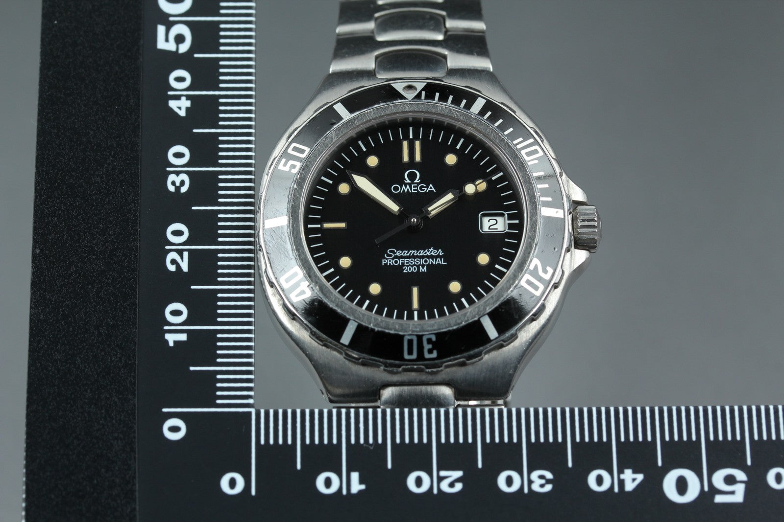 New Batt Vintage OMEGA seamaster Professional 200m Quartz Black Men's Watch 36mm