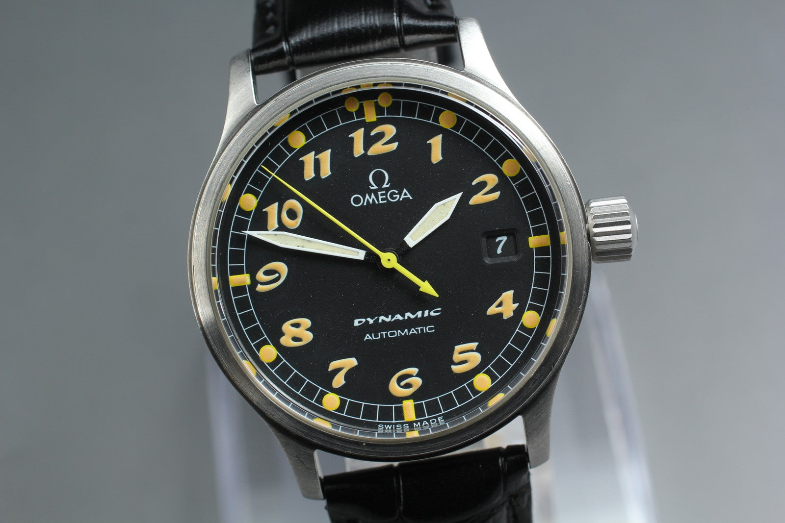 Vintage OMEGA Dynamic 5200.5 Automatic Black Date Men's Watch 36mm JAPAN