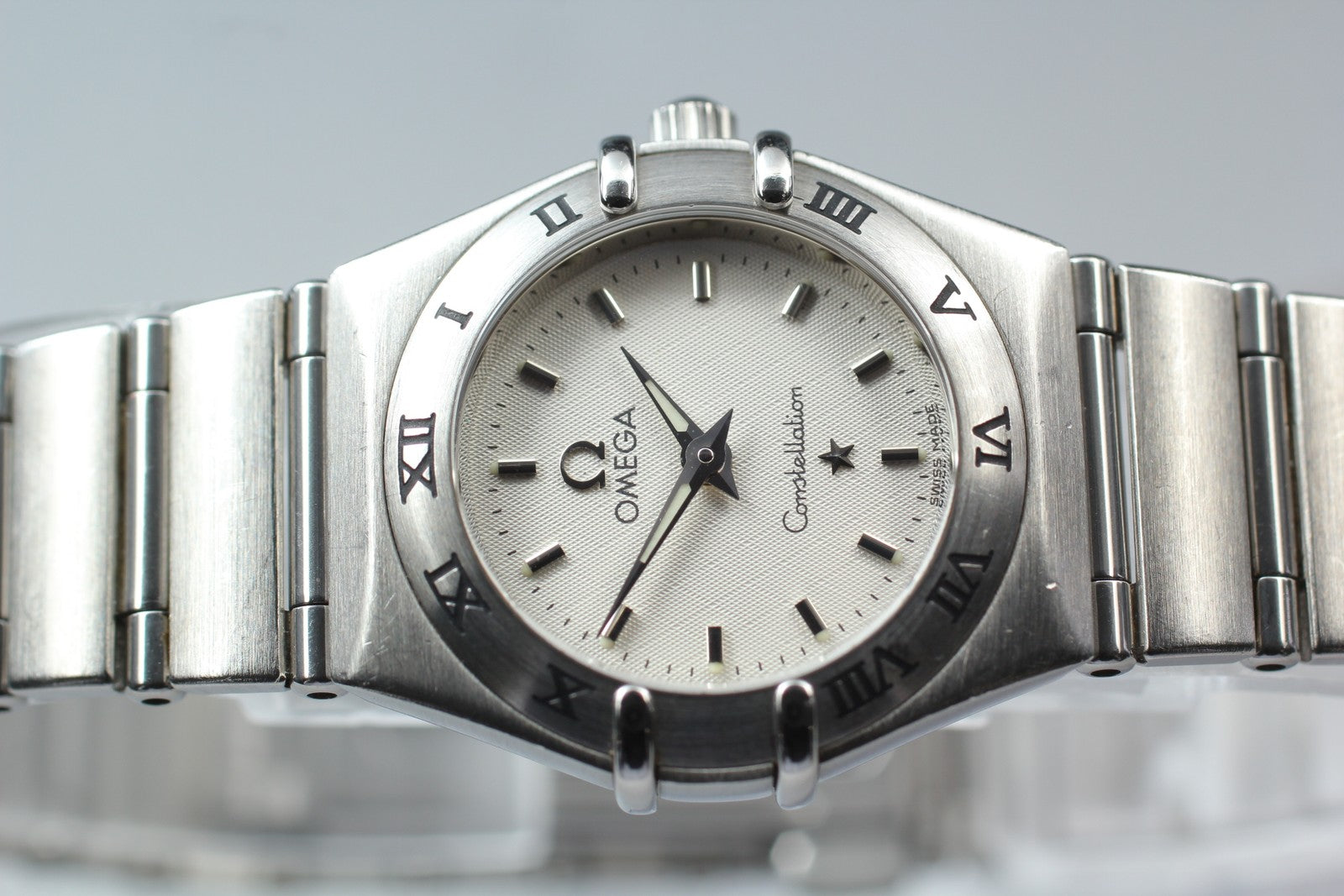New Batt OMEGA Constellation 1562.30.00 Quartz Silver Women Watch 22mm JAPAN