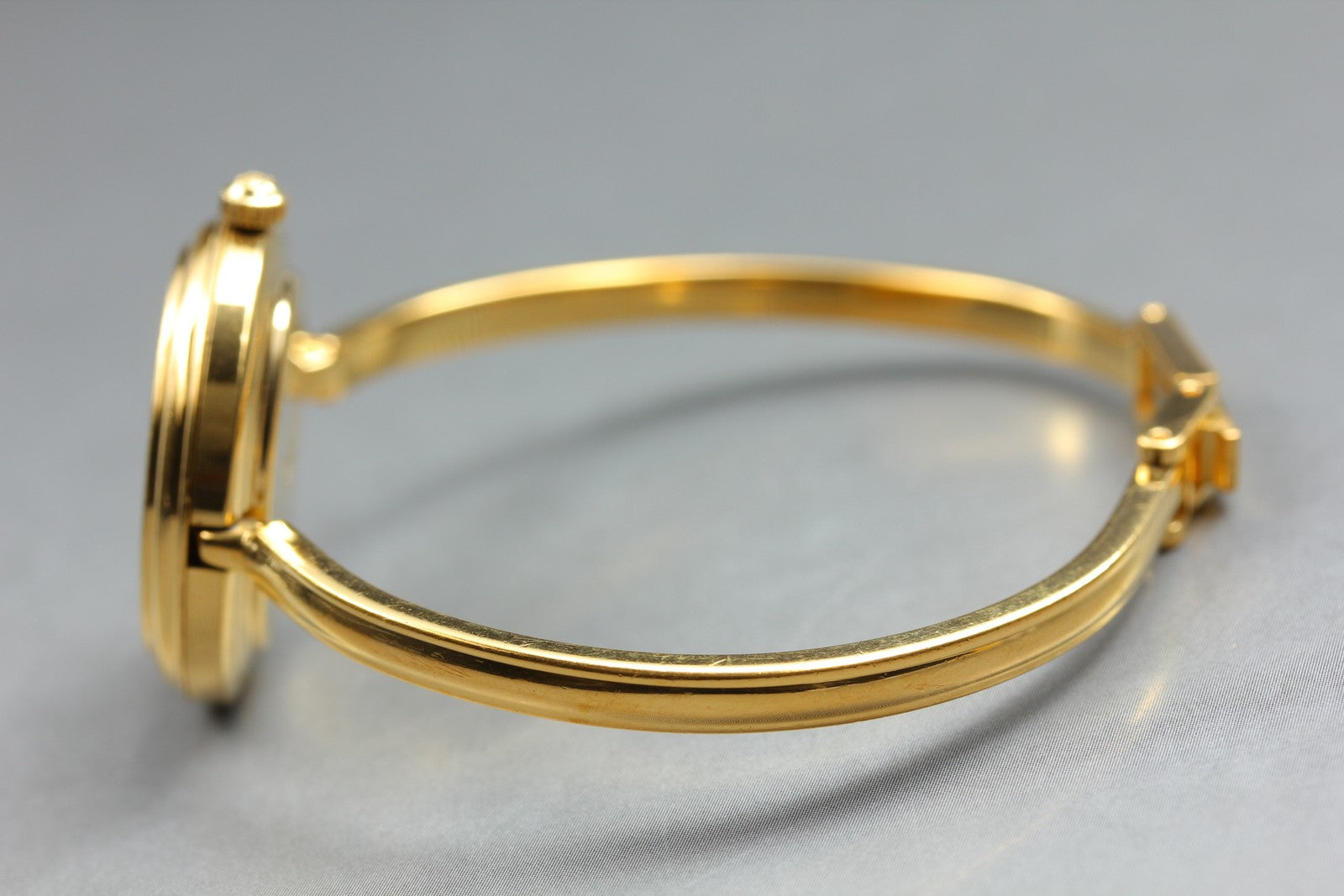 [Overhauled] Gucci Change Bezel 11/12.2 Gold Bangle Women's Quartz Watch Vintage
