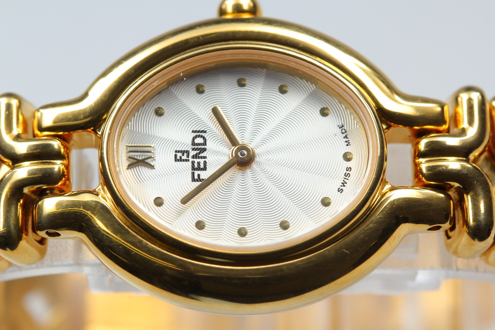 FENDI 640L Chameleon Change Gold 24mm Women's Quartz Watch Vintage [14.75cm]