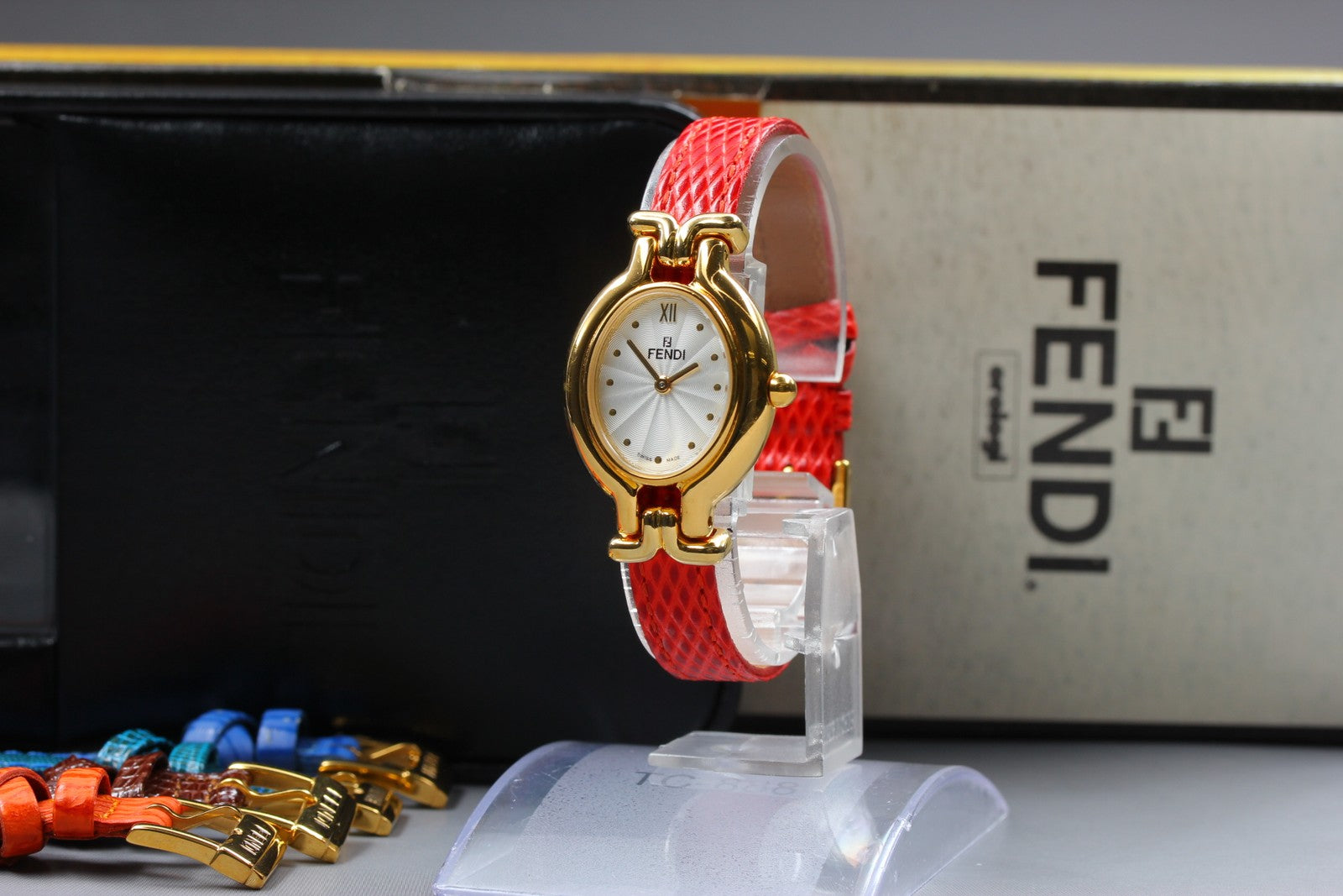 Vintage FENDI 640L Chameleon 5 Colors Belt Gold Women's Quartz Watch [Box]