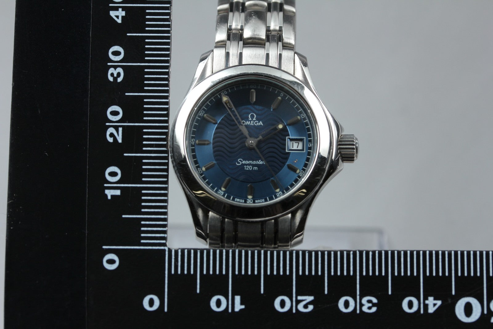 Vintage OMEGA Seamaster 120m 2581.81 Blue Quartz Women's Watch 26mm  JAPAN Box