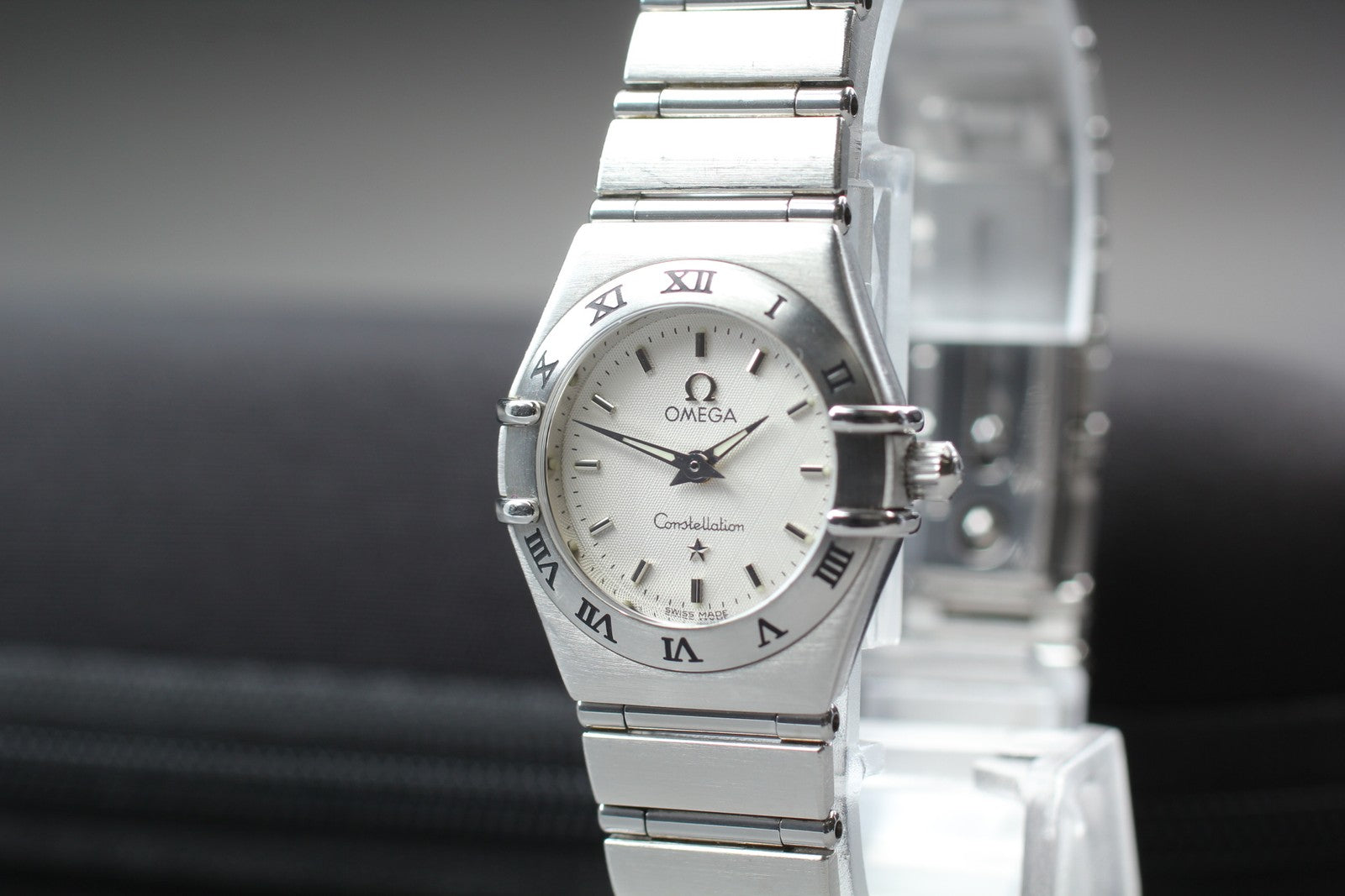 New Batt OMEGA Constellation 1562.30.00 Quartz Silver Women Watch 22mm JAPAN