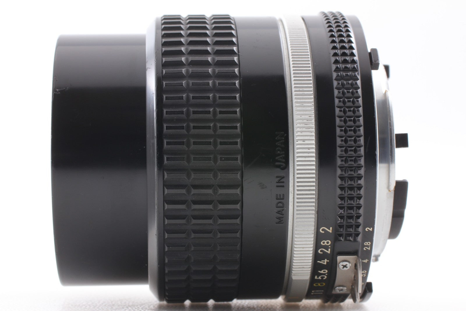 [Near MINT] Nikon Nikkor 85mm f/2 Ai-s Ais MF Portrait Lens From JAPAN