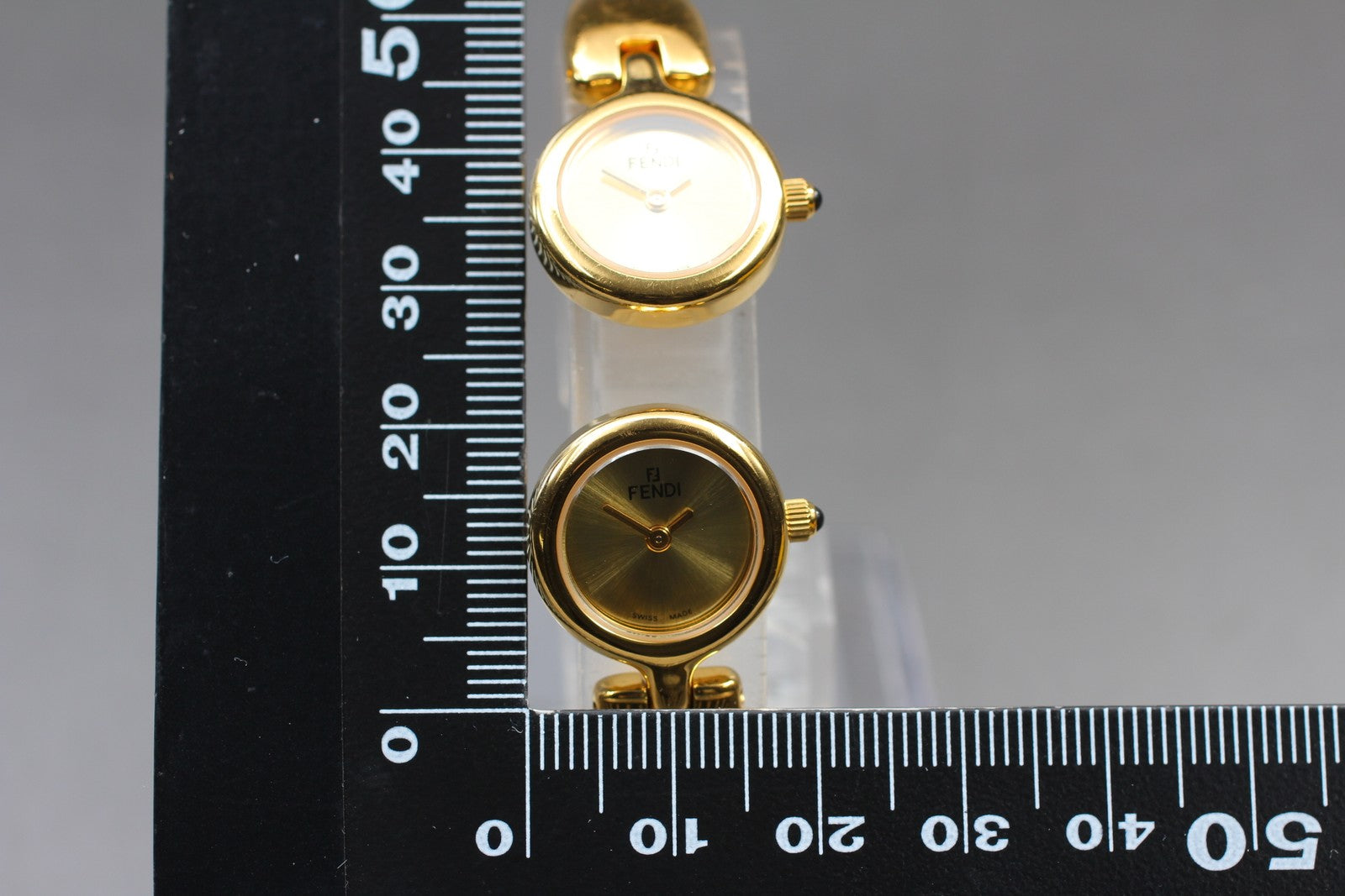 Vintage [Exc+5 Box] FENDI 620L Dual Time Gold Bangle Women's Quartz Watch JAPAN