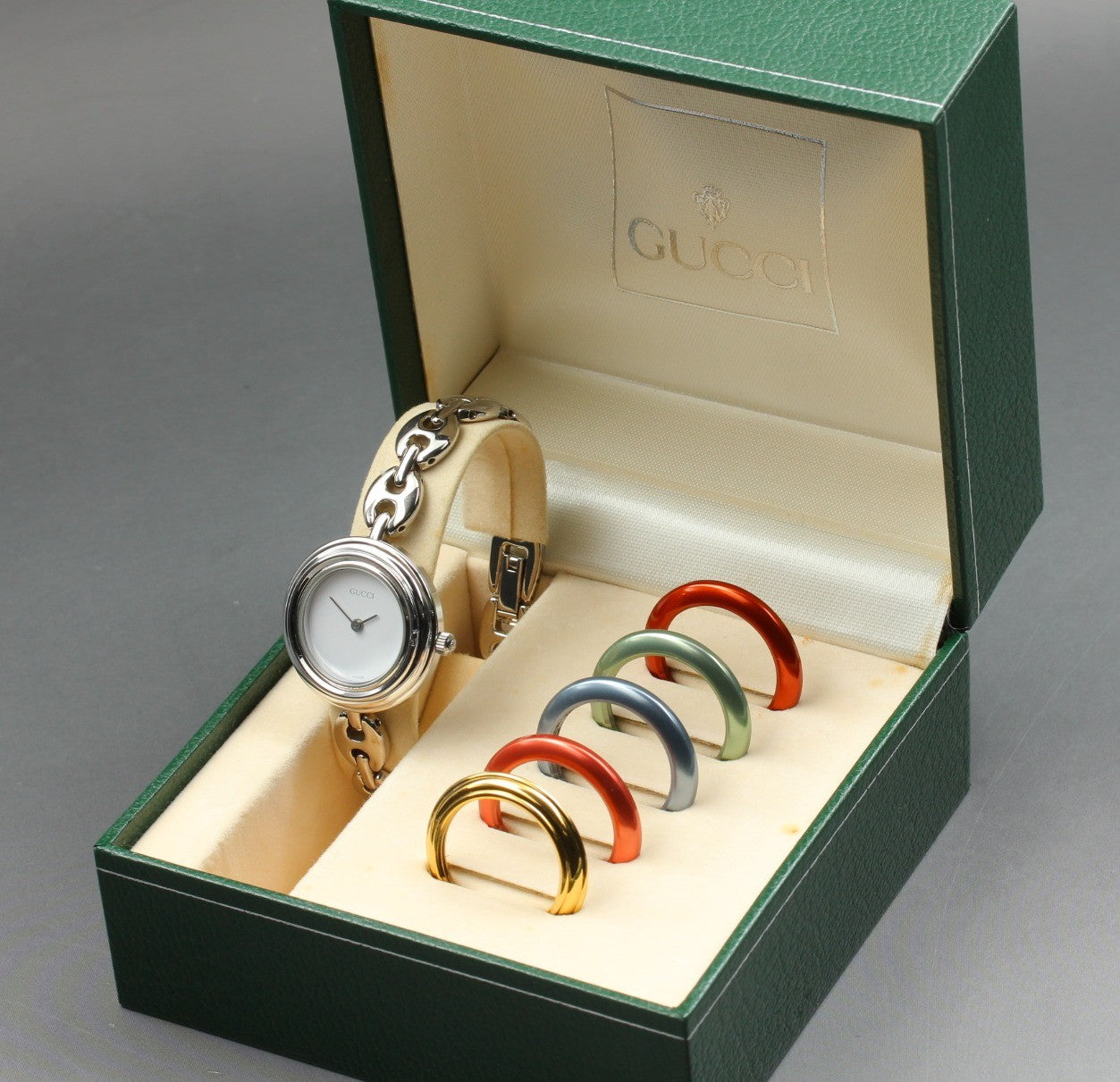 GUCCI Change Bezel 11/12.2 6 Colors Silver Bracelet Qz Woman’s Watch Vintage Box