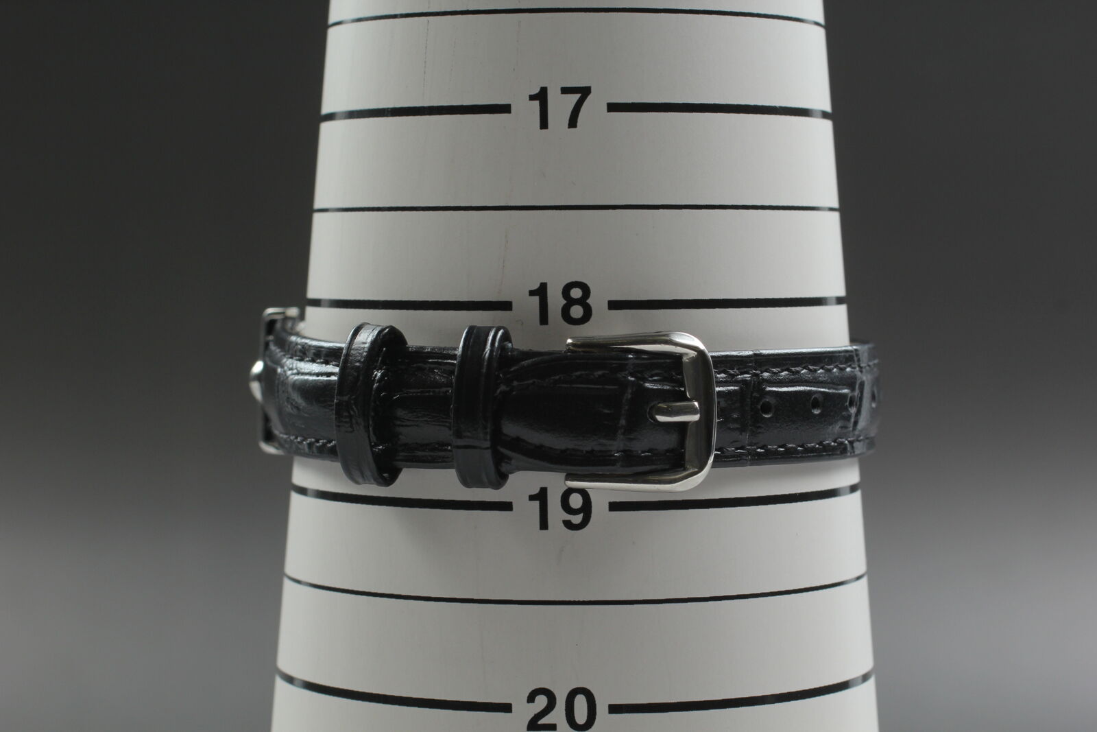 [Exc+5 w/ Box] GUCCI Horsebit 6300L Silver Black Woman's Quartz Watch From JAPAN
