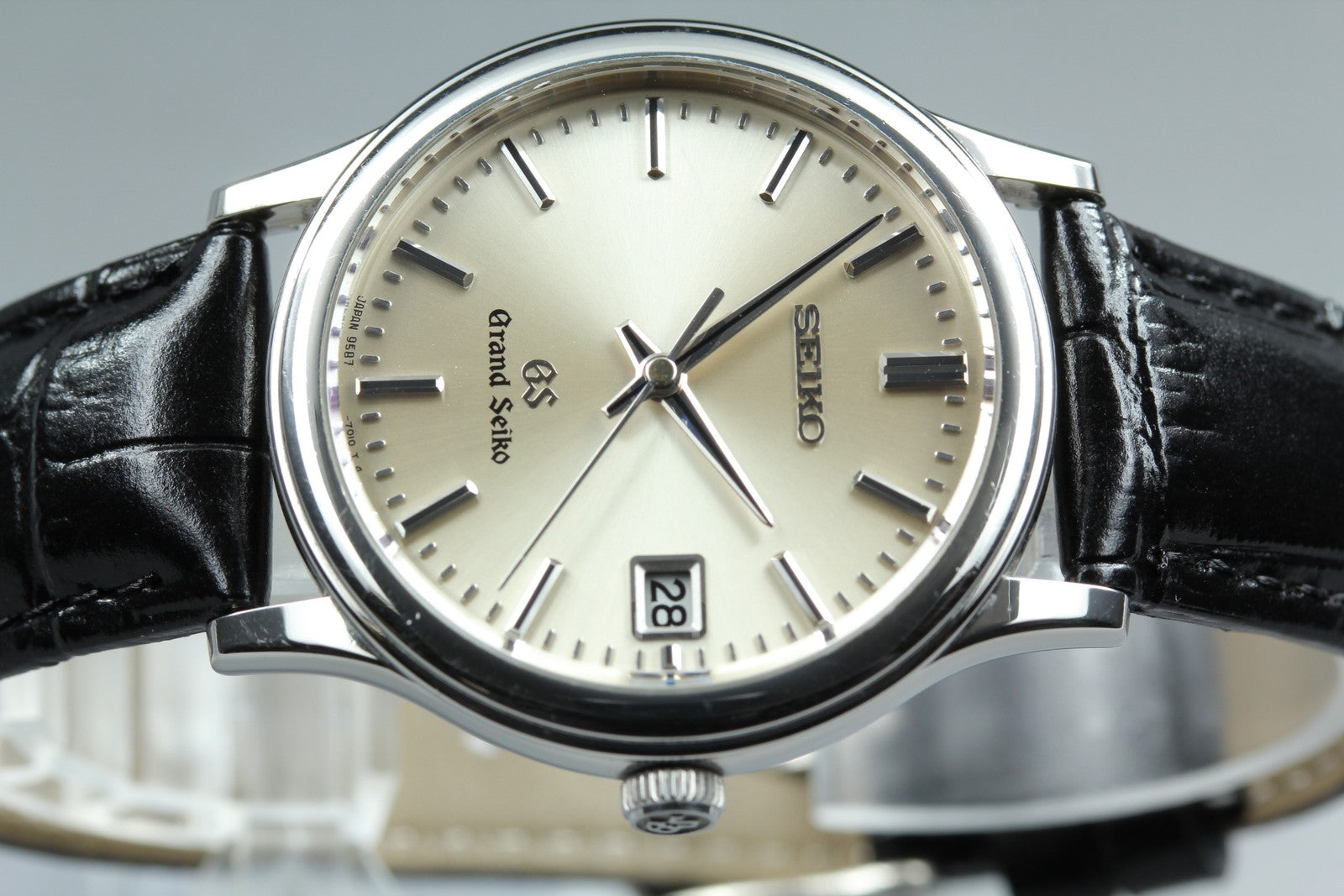 New Batt Vintage SEIKO Grand Seiko 9587-7010 Quartz Silver Men's Watch 34mm JP