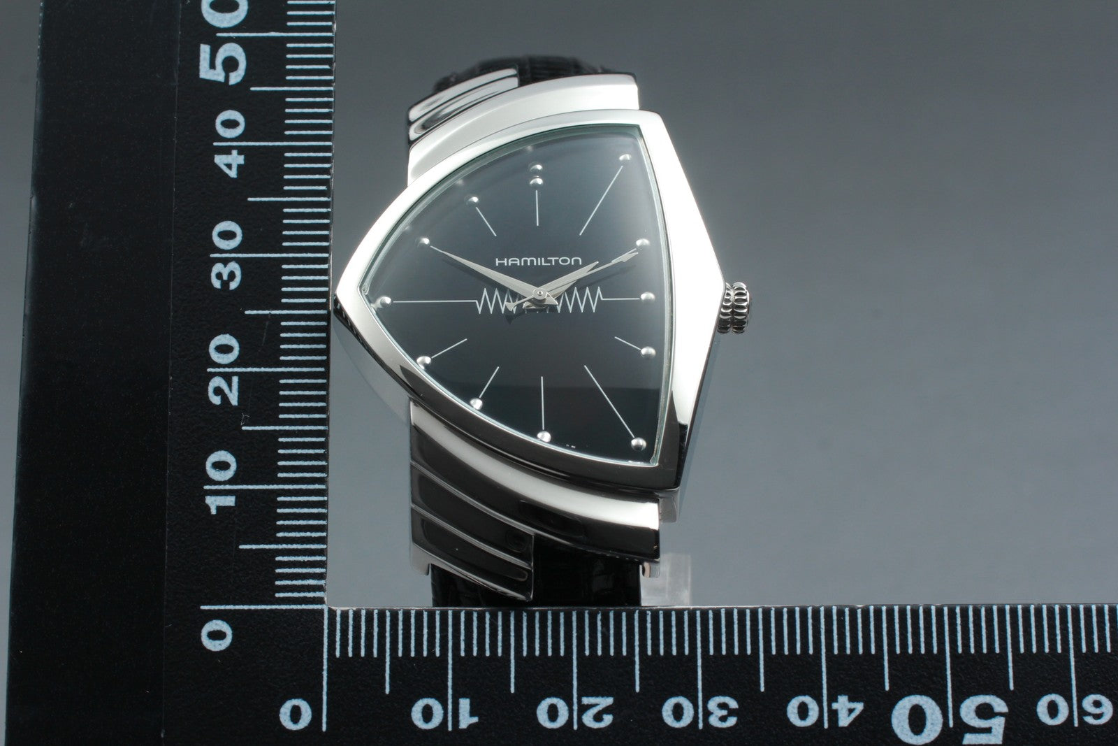 New Batt[N MINT]Box HAMILTON Ventura H244112 Black Men's Quartz Watch 32mm JAPAN