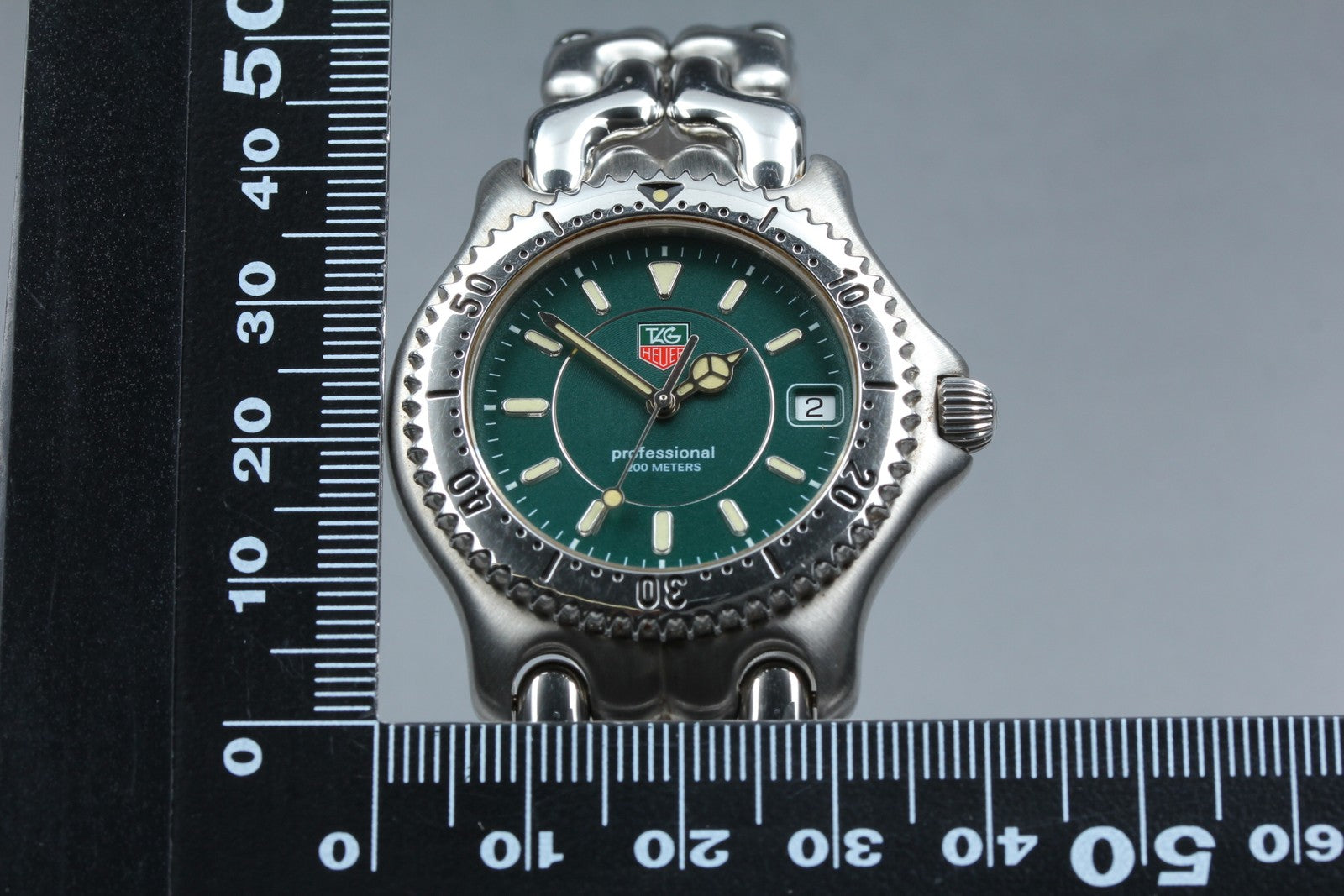 [Near MINT-] TAG HEUER S/el Professional 200M WG1119 Green Men's Quartz Watch
