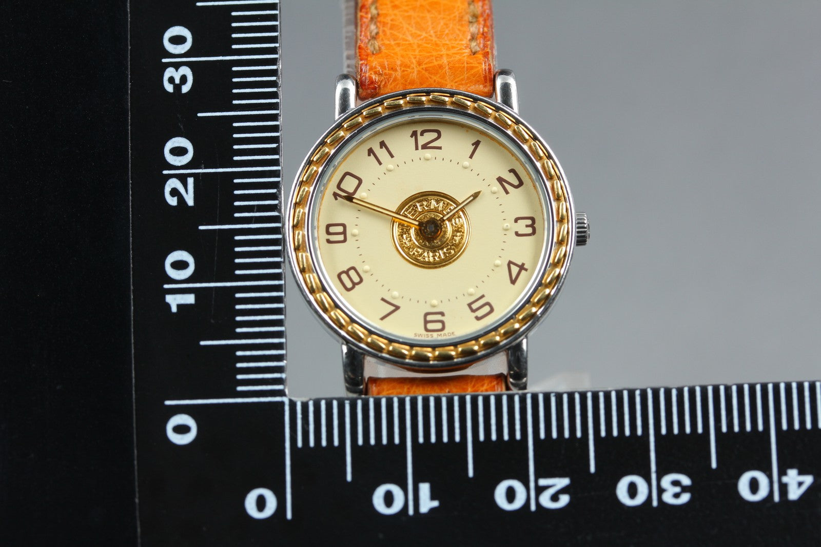 Vintage HERMES Sellier SE4.220 Gold Brown "Z" 24mm Woman's Quartz Watch