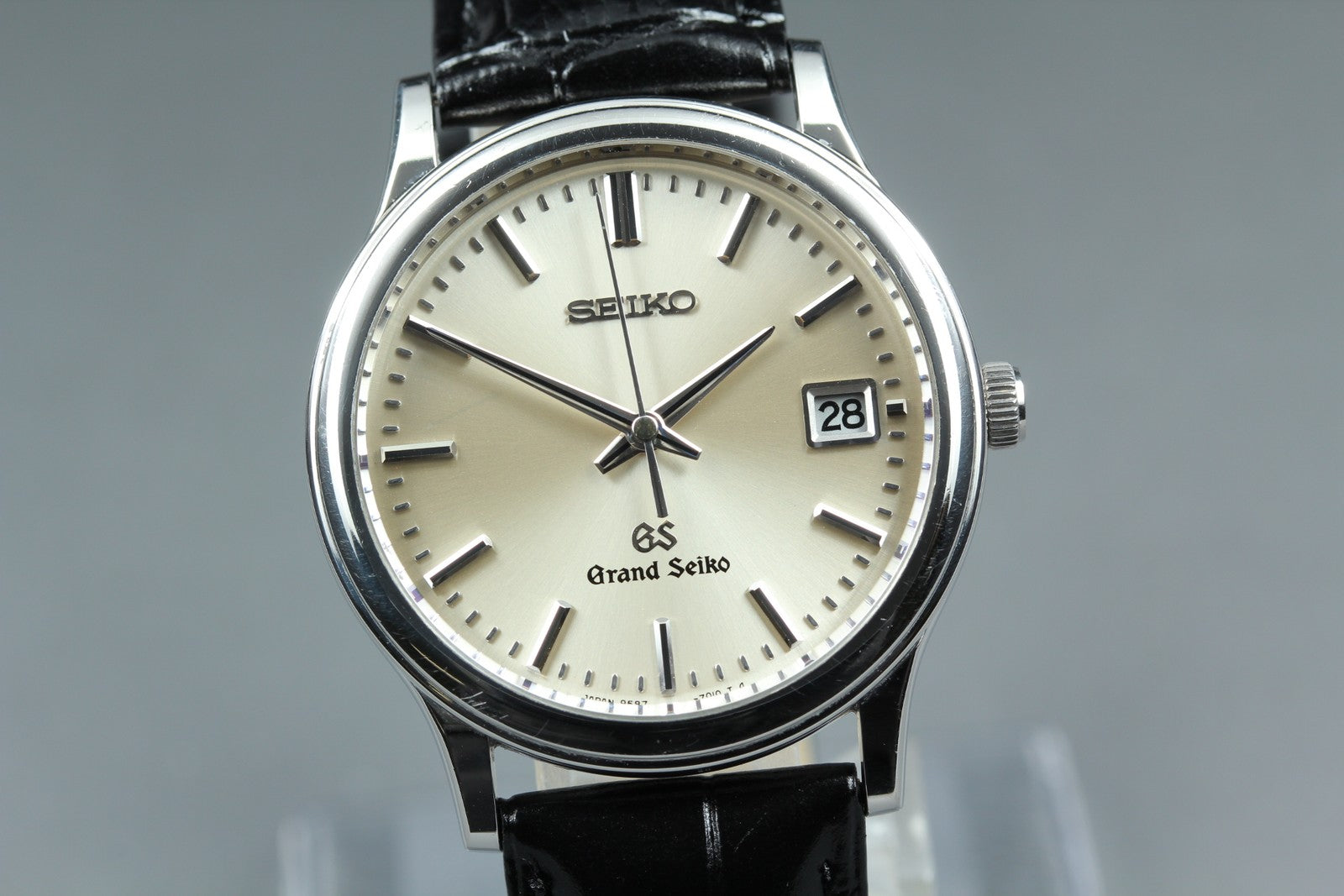 New Batt Vintage SEIKO Grand Seiko 9587-7010 Quartz Silver Men's Watch 34mm JP