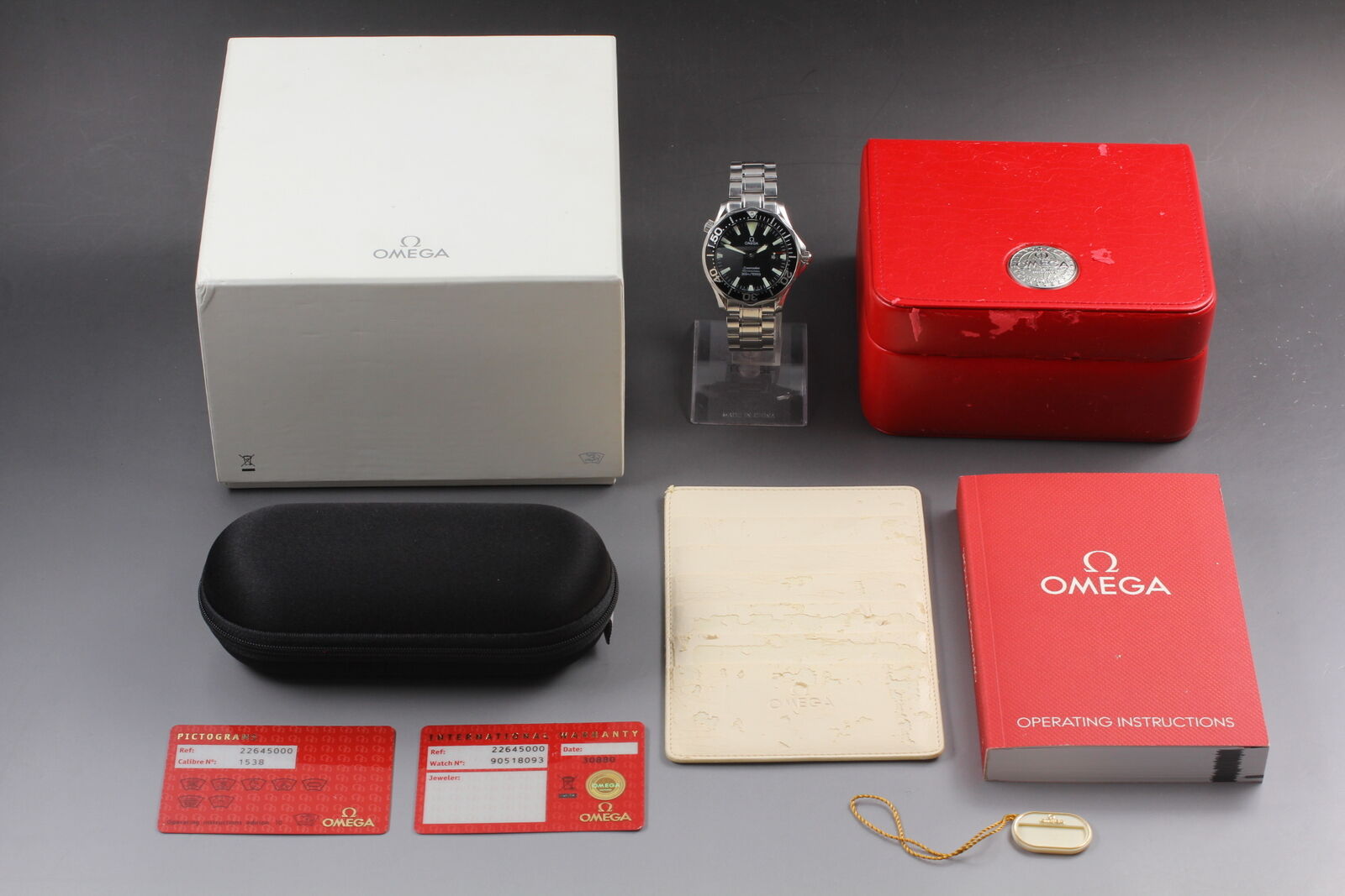 New Battery [Exc+5 Box] Omega Seamaster 2264.50 Black Quartz Men's Watch JAPAN
