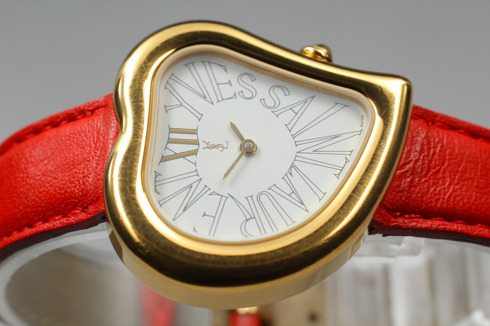 [Exc+5] Yves Saint Laurent Heart Gold Red 30mm Women's Watch Quartz JAPAN