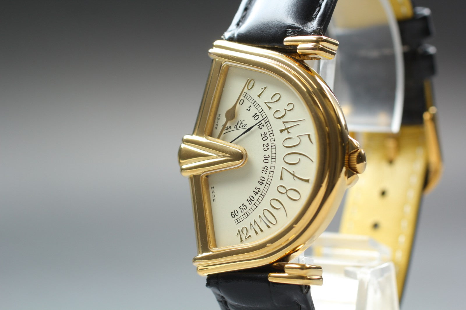 Vintage Jean d'eve Sectora Gold 30mm Black Unisex Quartz Watch JAPAN