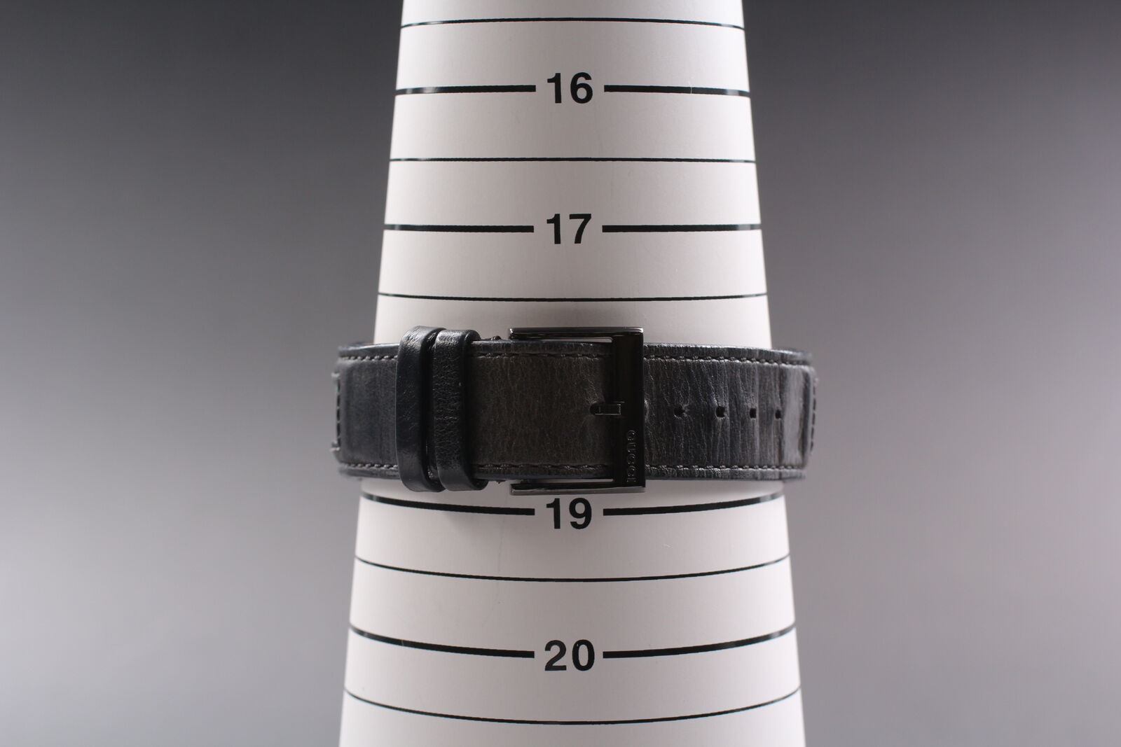 [ N MINT- ] GUCCI Interlocking 133.2 Black Dial Sherry Line Men's Qz Watch JAPAN