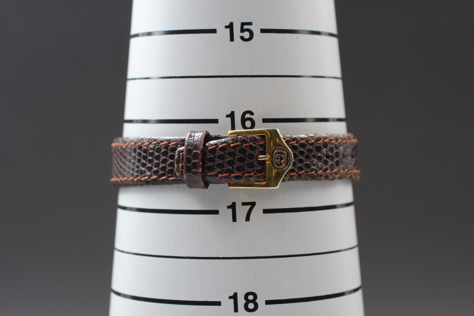 New Battery [Exc+5] Gucci 6000.2.L Gold Black Women's Quartz Watch Vintage JAPAN