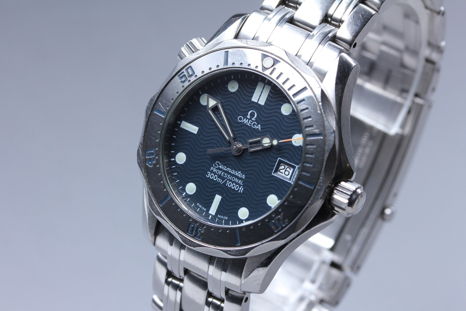 Vintage OMEGA Seamaster 300M 2562.80 Black Quartz Men's Watch 36mm JAPAN