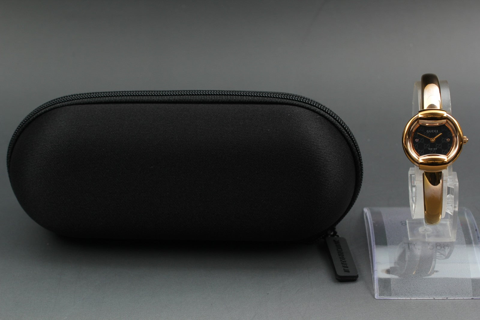 Vintage [Exc+5] GUCCI 1400L Black Dial Gold 25mm Women's Quartz Watch From JAPAN