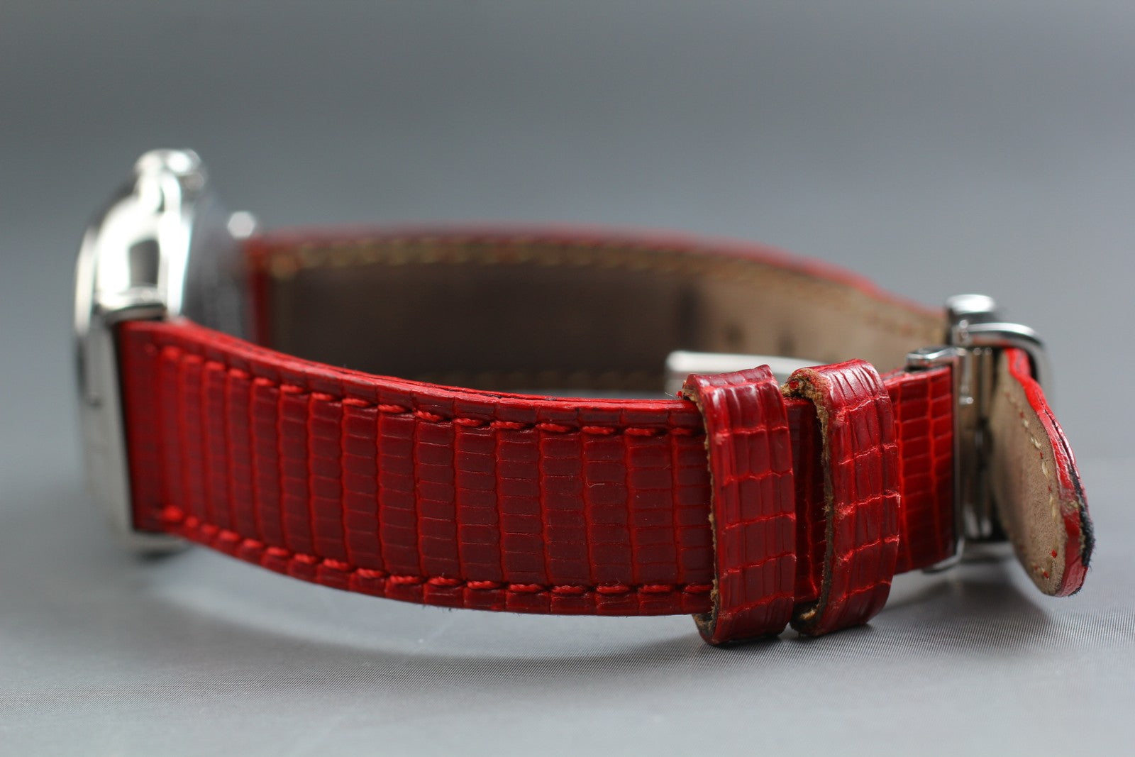 Jean d'eve Sectora Gold 24mm Silver Red Women's Quartz Watch JAPAN [w /Box]