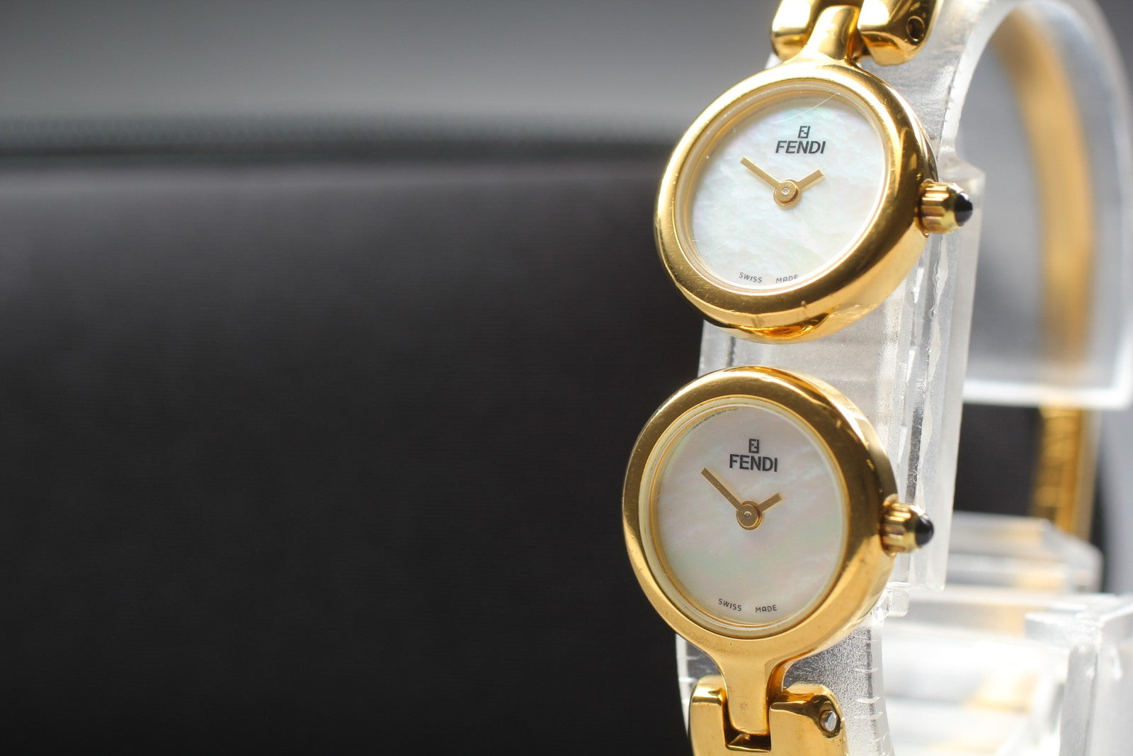 Vintage [Exc+5] FENDI 620L Dual Time Gold White Bangle Women's Quartz Watch
