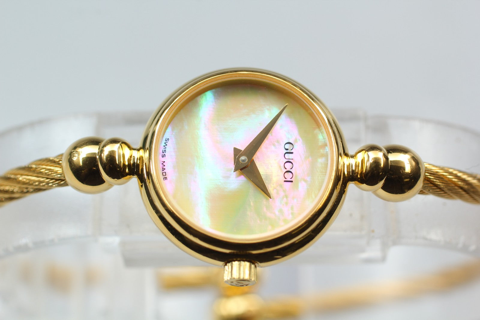 Vintage Gucci 2700.2.L Shell Dial Gold Bangle 19mm Women's Quartz Watch [ Box ]