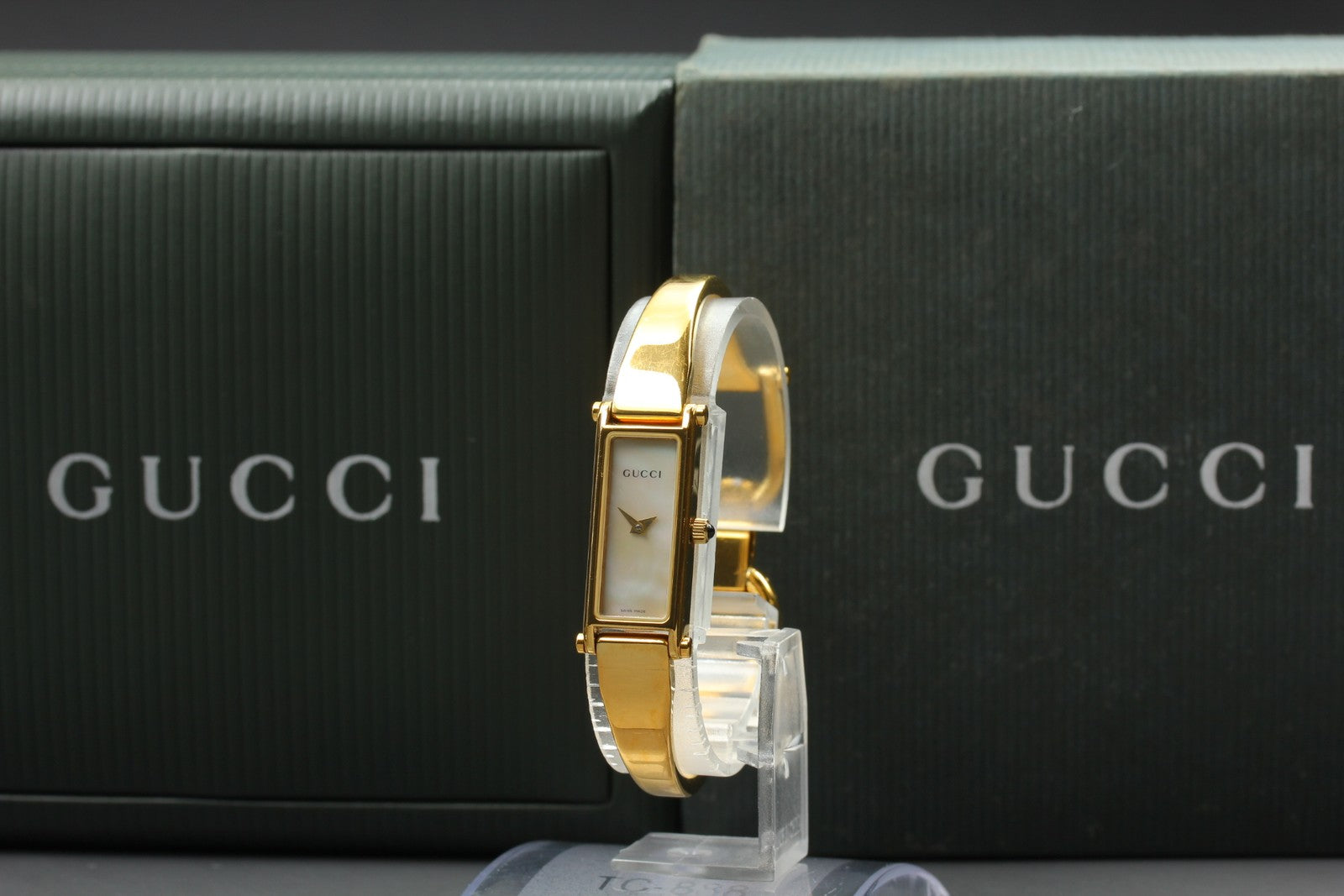 Vintage Gucci 1500 White Shell Gold 12mm Bangle Women's Quartz Watch [w/Box]