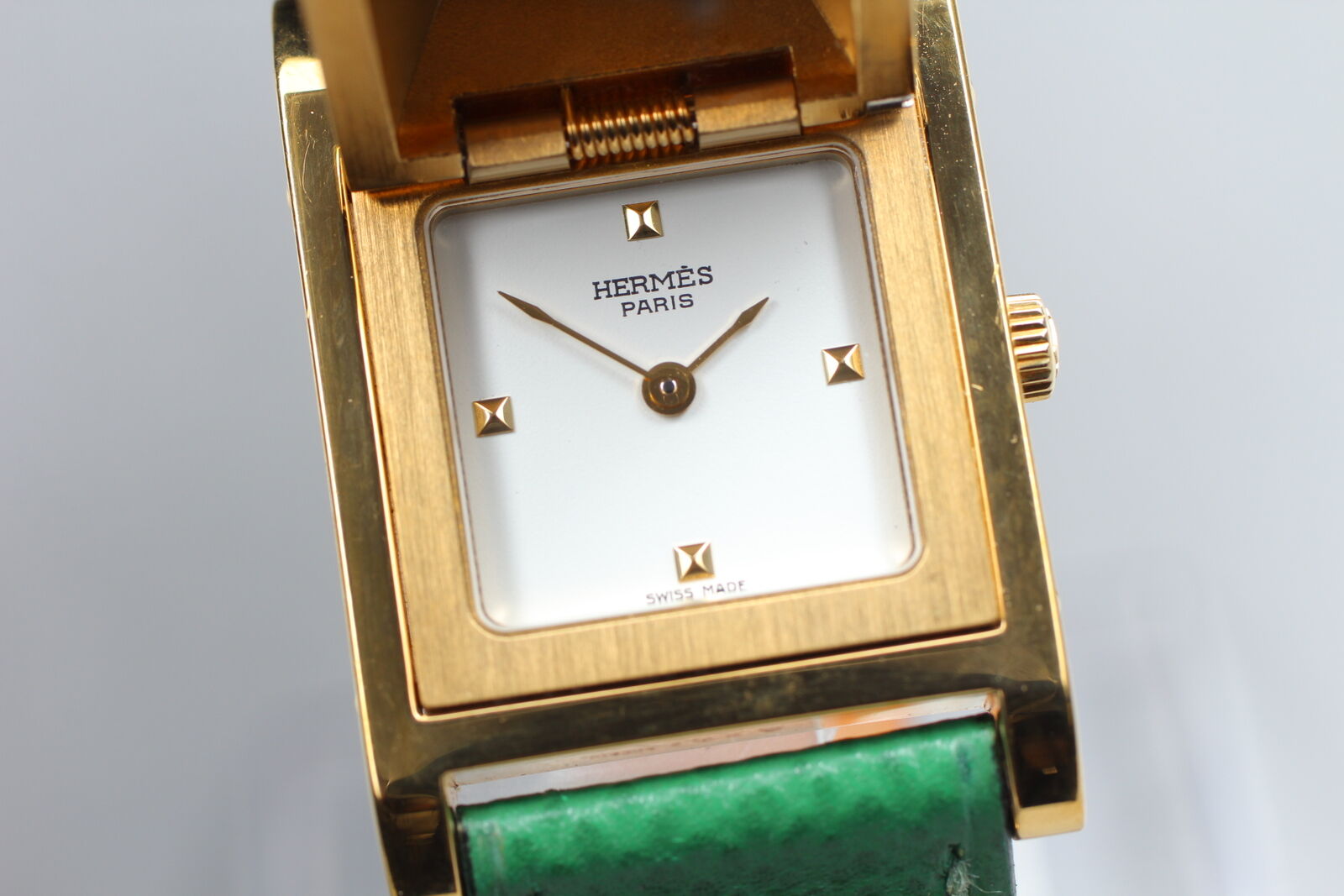 New Battery Exc+5 Box HERMES Medor ME1.201 Green White Dial Woman's Watch Qz JP