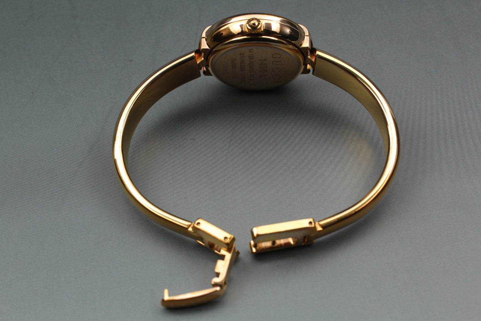 Vintage [Exc+5] GUCCI 1400L Black Dial Gold 25mm Women's Quartz Watch From JAPAN