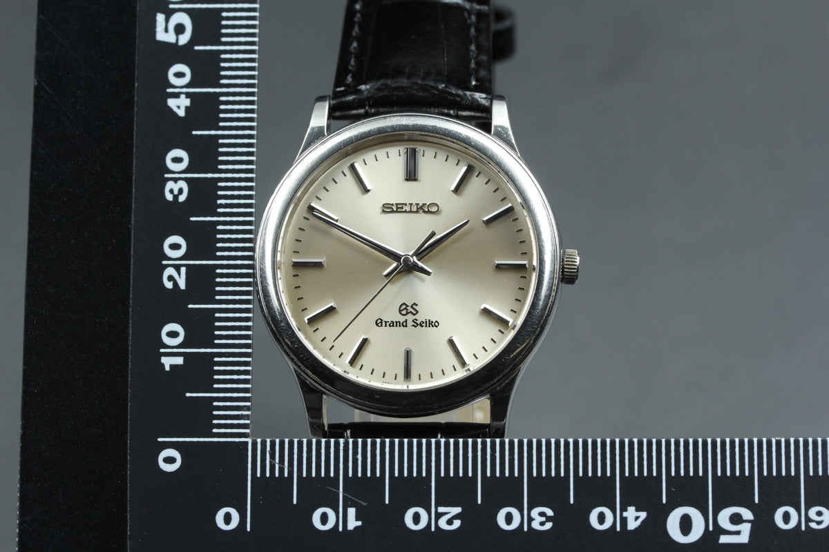 New Batt SEIKO Grand Seiko 8J55-0A10 Quartz Champagne Men's Watch 34mm JAPAN