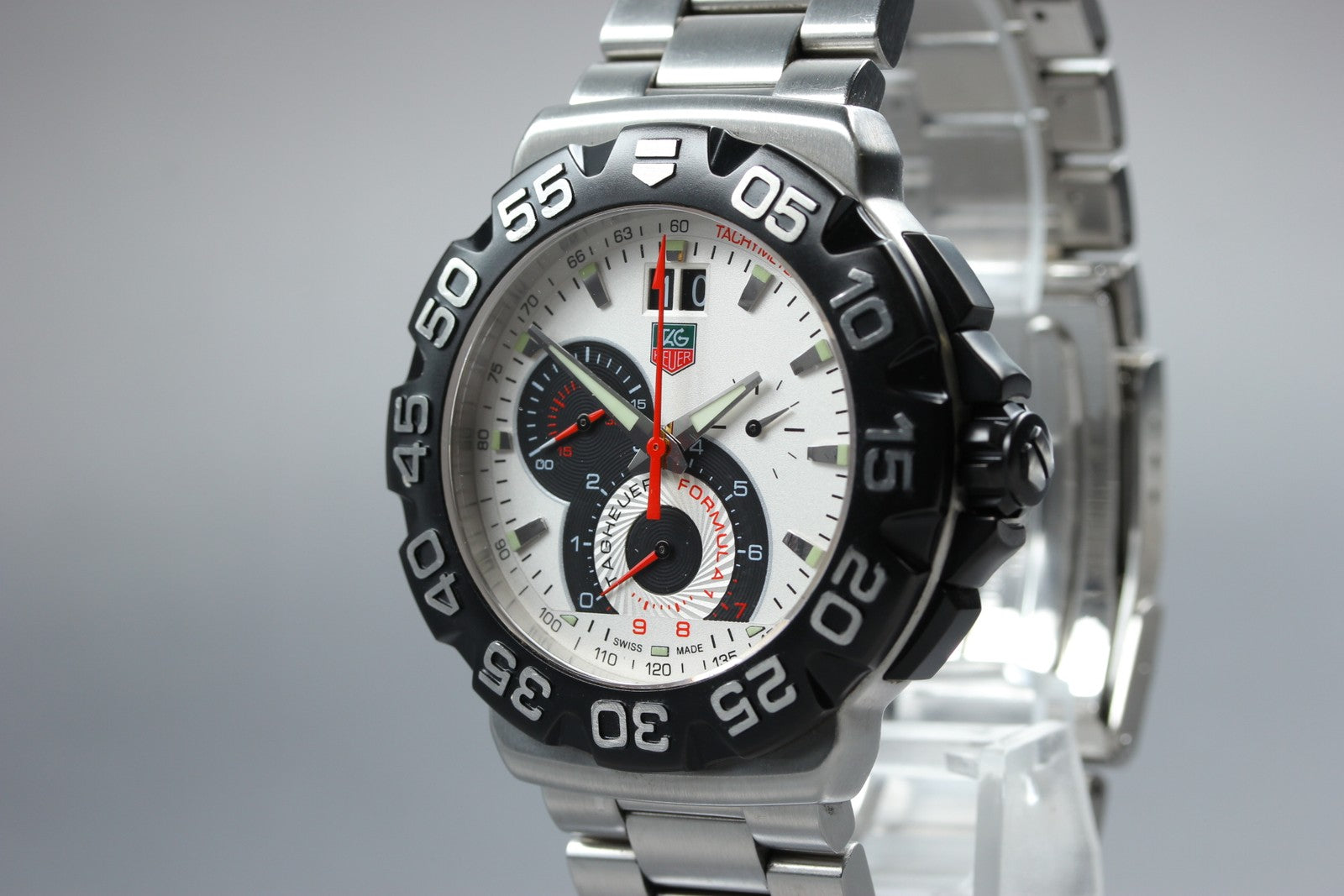 TAG Heuer Formula 1 CAH1011 Quartz White Dial Date Men's Watch 44mm JAPAN