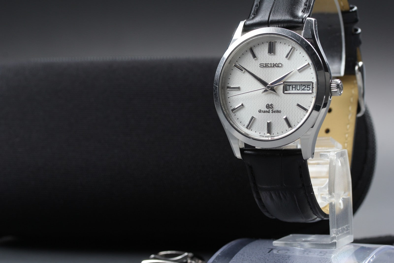 GRAND SEIKO 9F83-9A00 GS 36mm Silver White Day/Date Quartz Men's Watch JAPAN