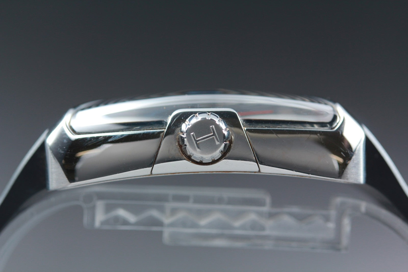 New Batt Hamilton Ventura Elvis80 H245510 Black Date Quartz Men's Watch 41mm JP