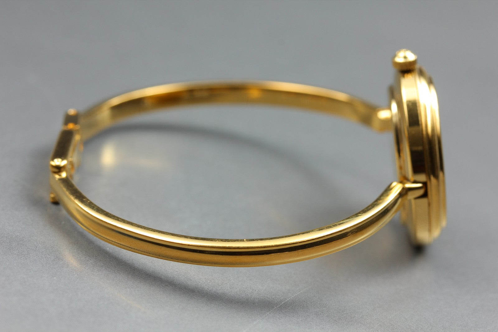 [Overhauled] Gucci Change Bezel 11/12.2 Gold Bangle Women's Quartz Watch Vintage